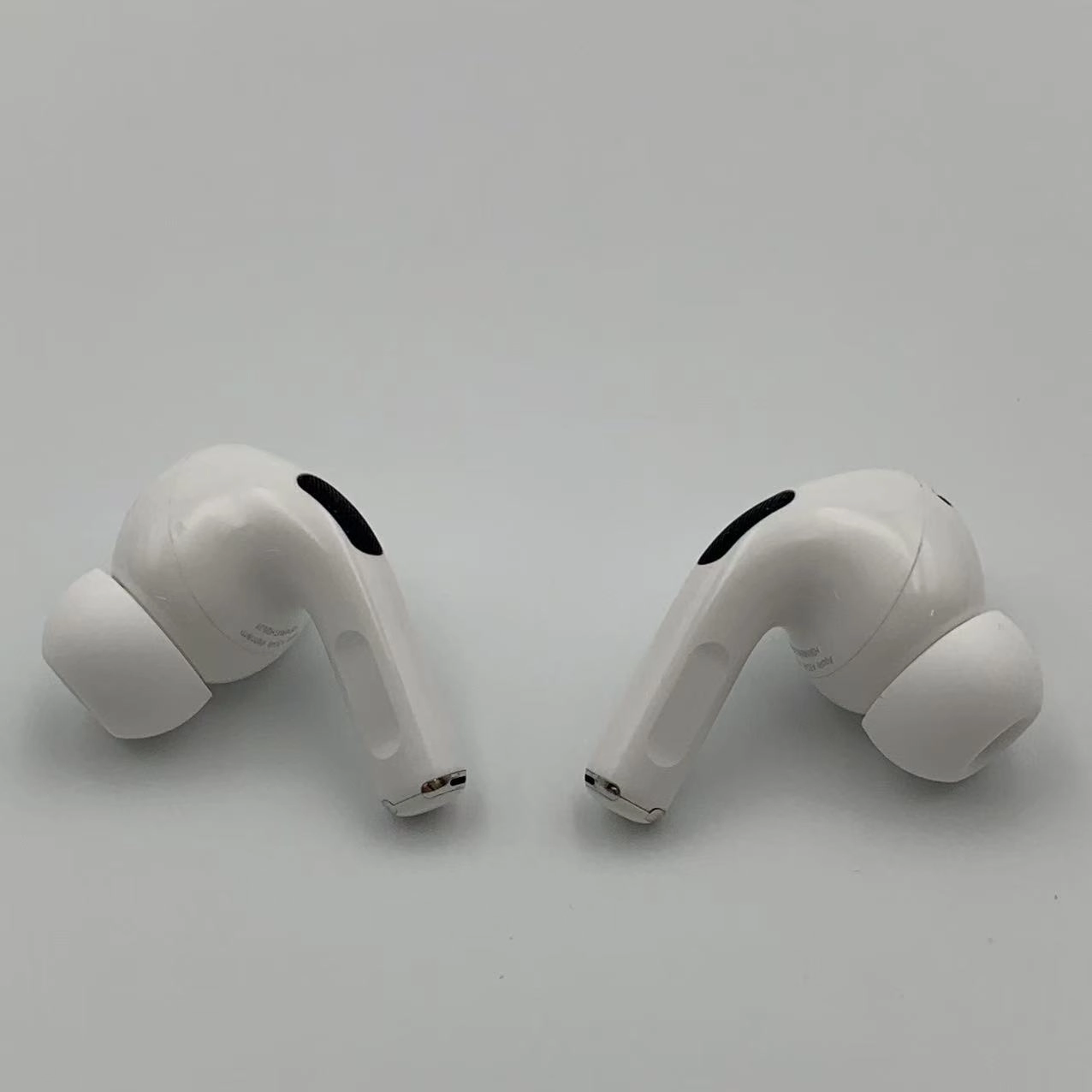 AirPods Pro 第2世代 MagSafe充電ケース(USB-C)付き ホワイト MTJV3J/A