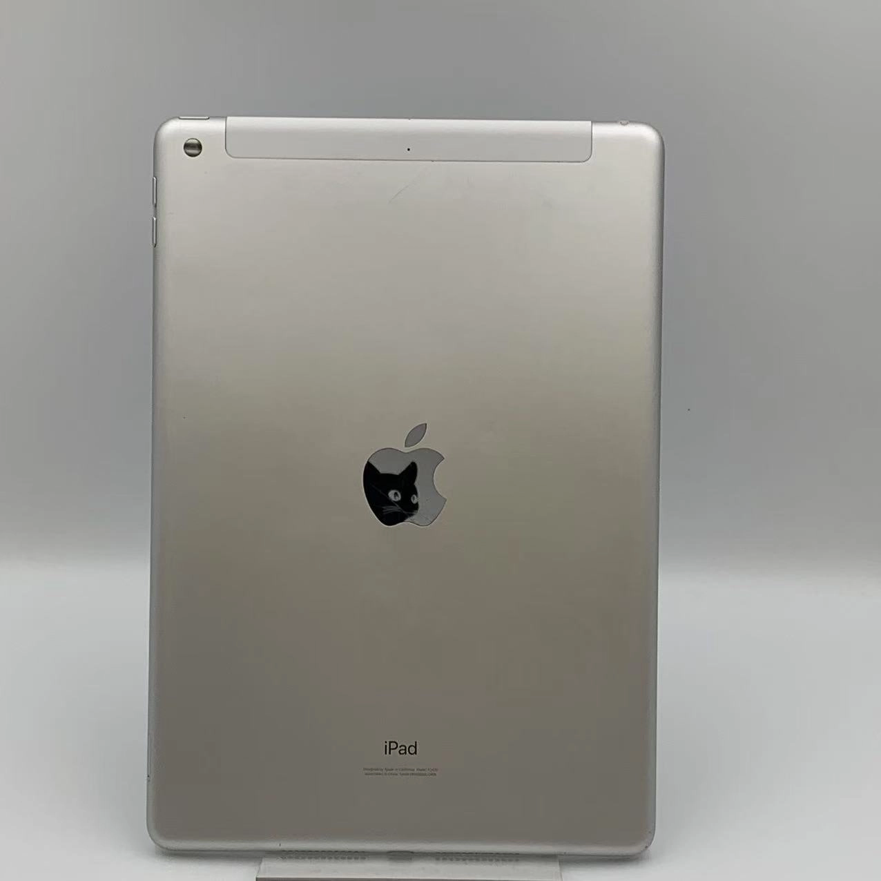 iPad 第8世代 Wi-Fi+Cellularモデル 32GB  NYMJ2J/A  au版SIMフリー