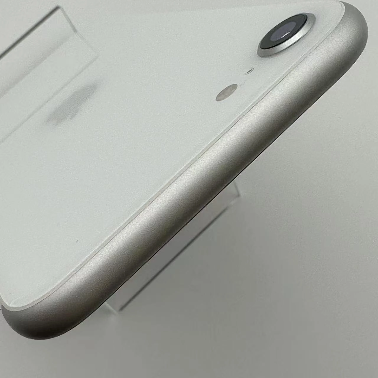 iPhoneSE 第2世代 256GB ホワイト MXVU2J/A Apple版SIMフリー極美品