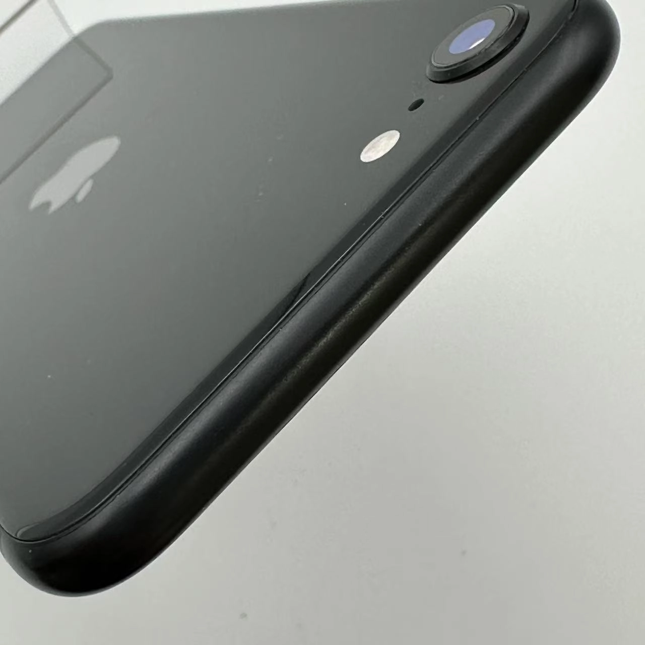 iPhoneSE 第2世代 256GB ブラック MXVT2J/A au版SIMフリー