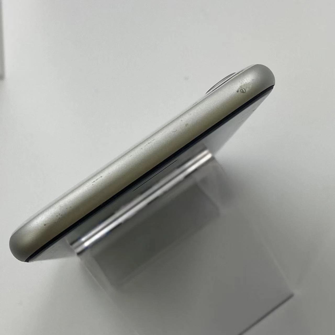 iPhoneSE 第2世代 256GB MHGX3J/A Apple版SIMフリー ホワイト