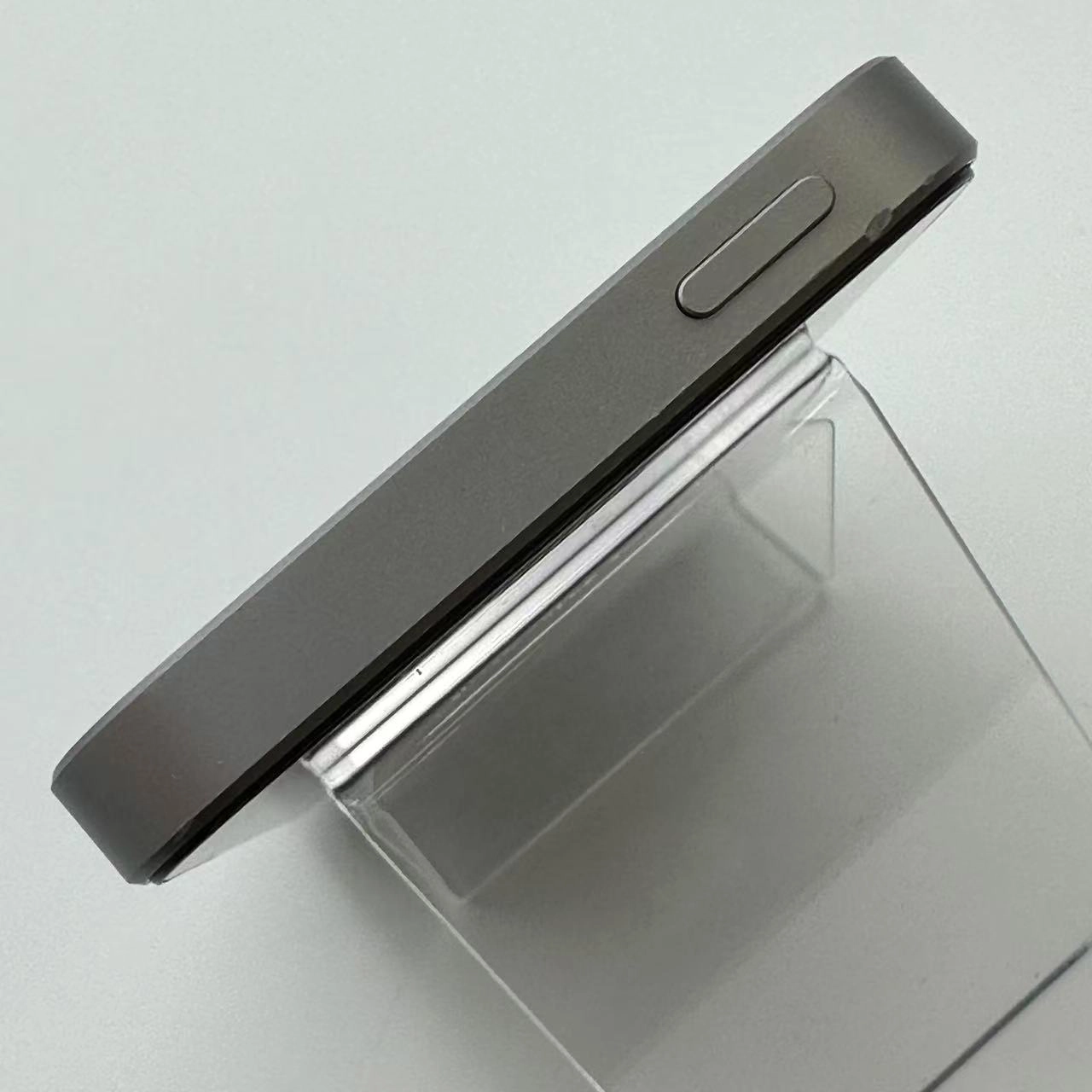 iPhoneSE 32GB MP822J/A SoftBank版SIMフリー