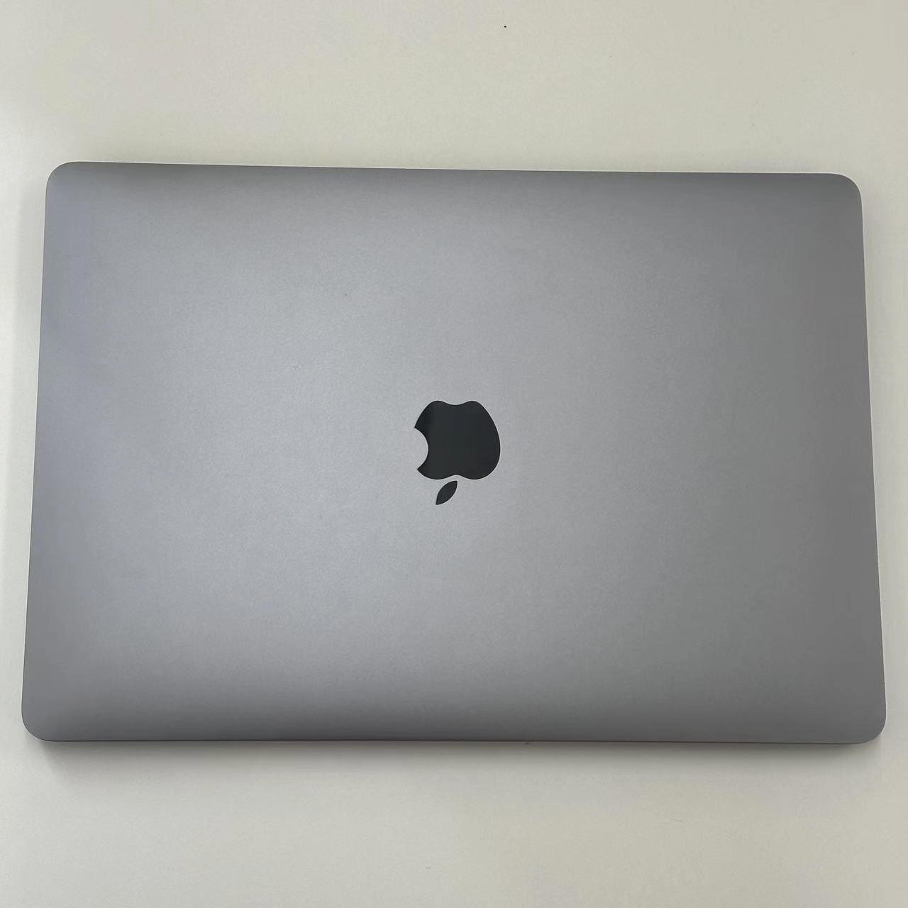 MacBook Pro 13インチ M2 2022 8GB 256GB A2338 極美品 8GB/256GB スペースグレイ