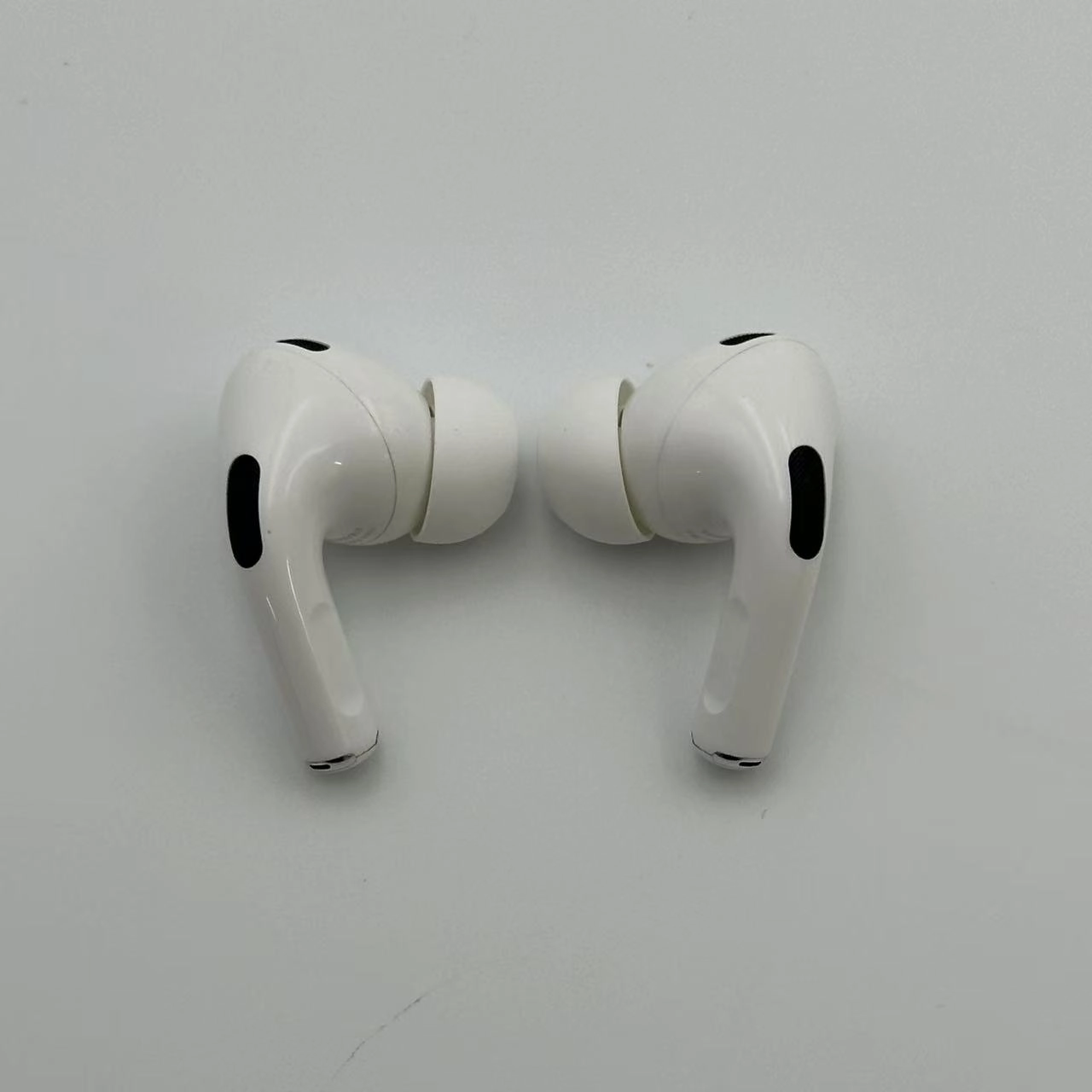 Airpods Pro 第2世代 ー ホワイト MQD83J/A 美品