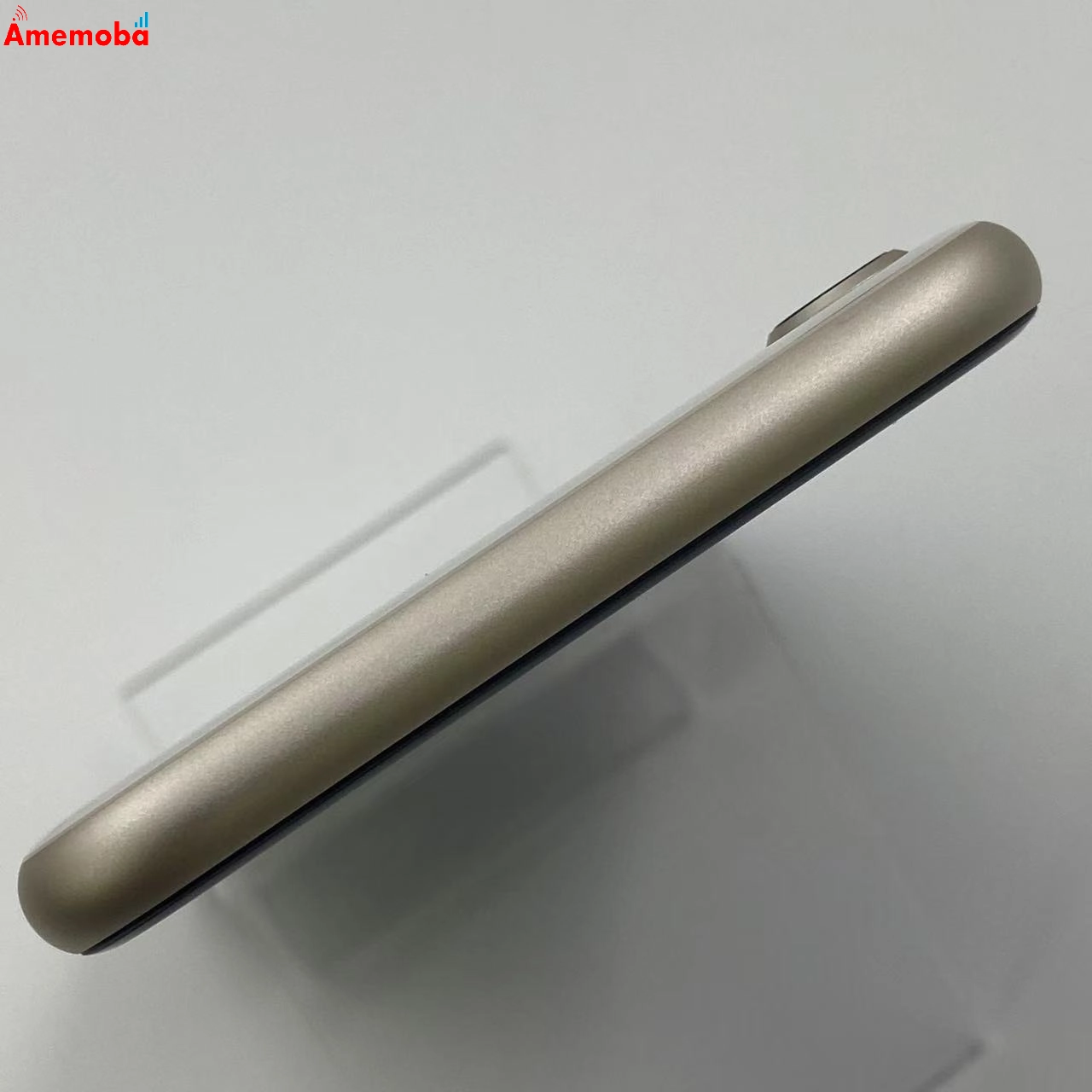 iPhoneSE 第3世代 128GB MMYG3J/A docomo版SIMフリー