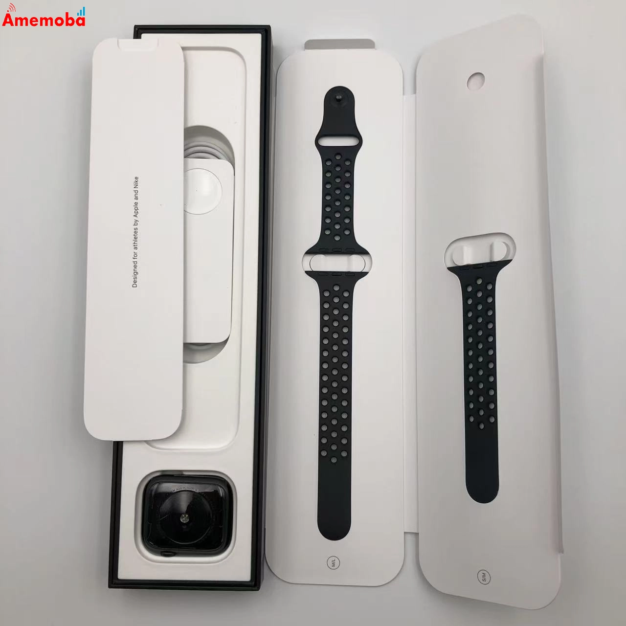 Apple Watch Nike SE 44mm GPS 32GB インスラサイト ブラック MYYK2J/A