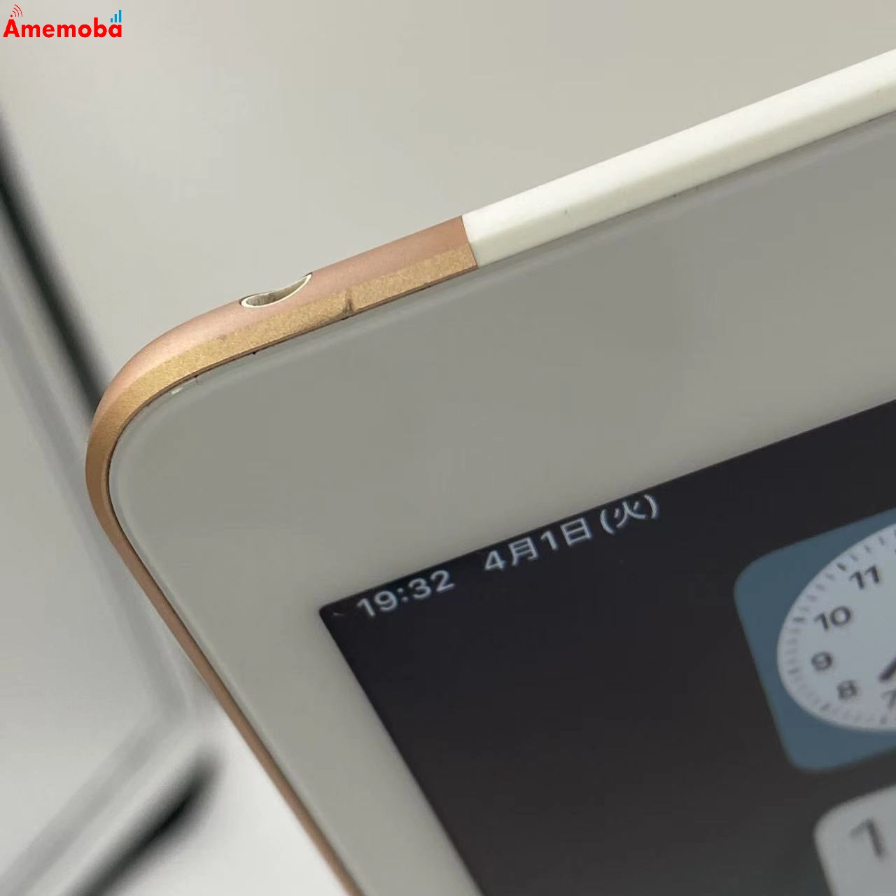 iPad 第8世代 32GB ゴールド docomo版SIMフリー MYMK2J/A 訳あり品