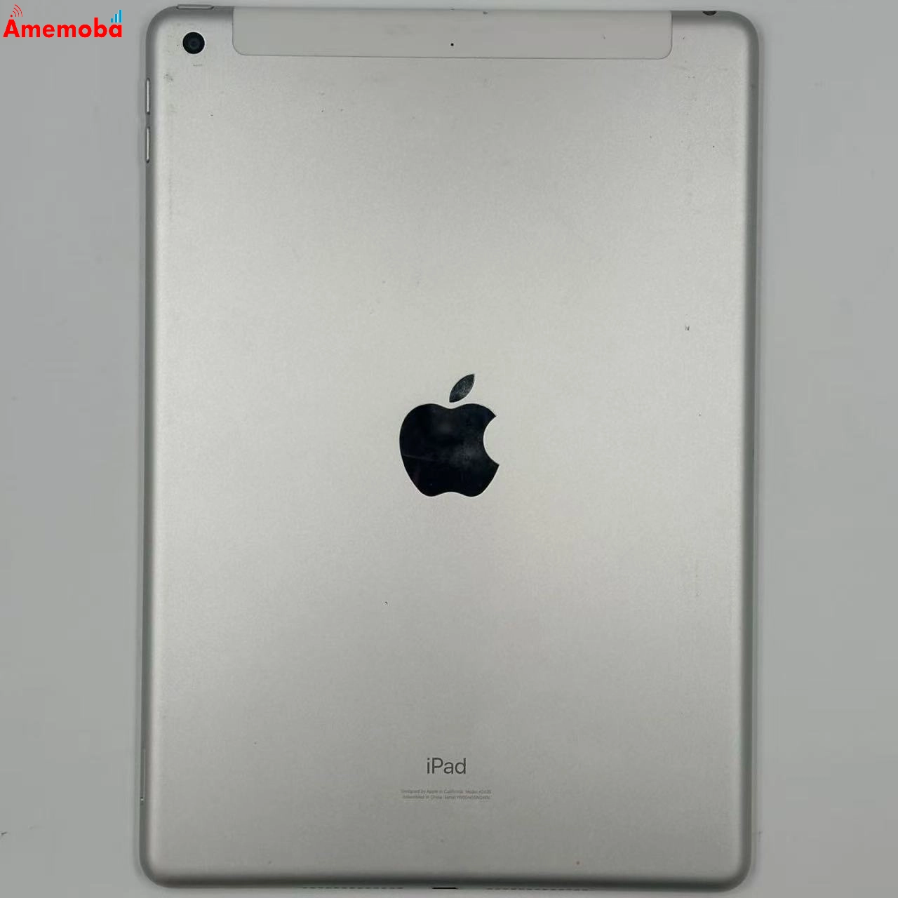 iPad 第8世代 32GB シルバー MYMJ2J/A docomo版SIMフリー