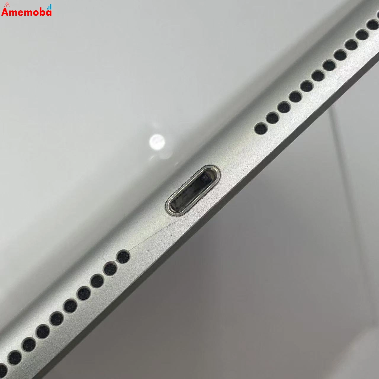 iPad 第8世代 128GB シルバー MYMM2J/A AU版SIMフリー 訳あり品