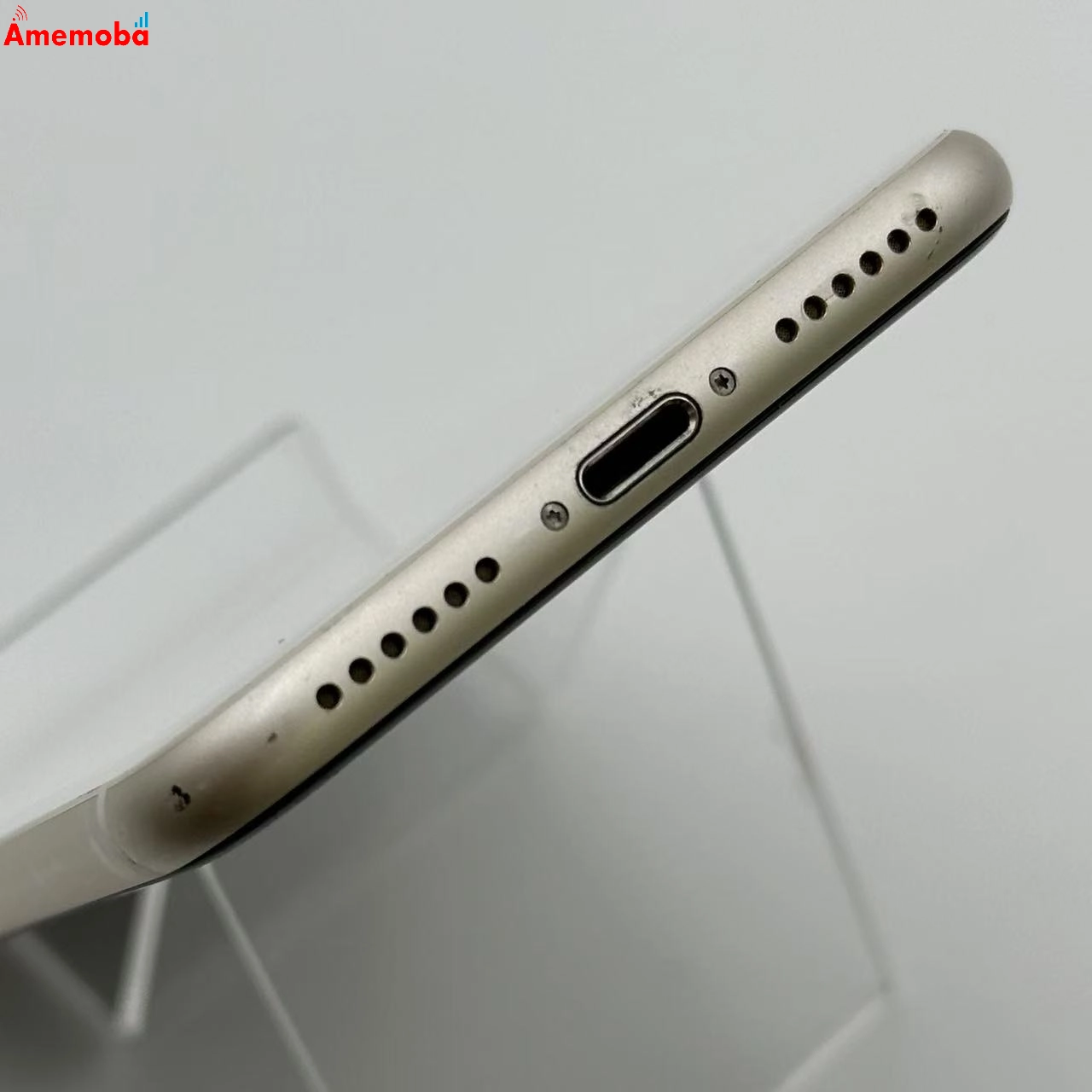 iPhoneSE 第3世代 64GB スターライト MMYD3J/A docomo版SIMフリー