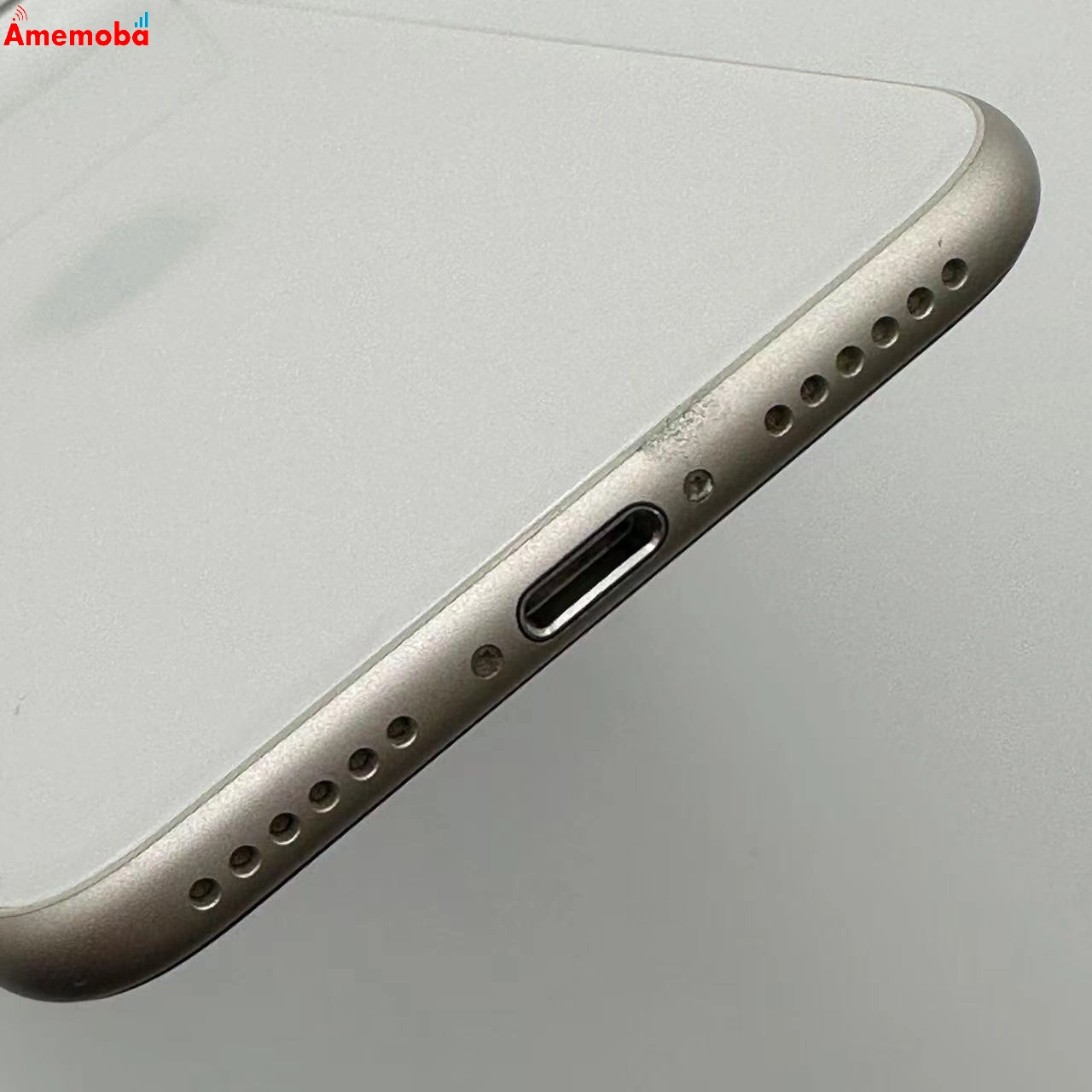 iPhoneSE 第3世代 64GB スターライト MMYD3J/A SoftBank版SIMフリー