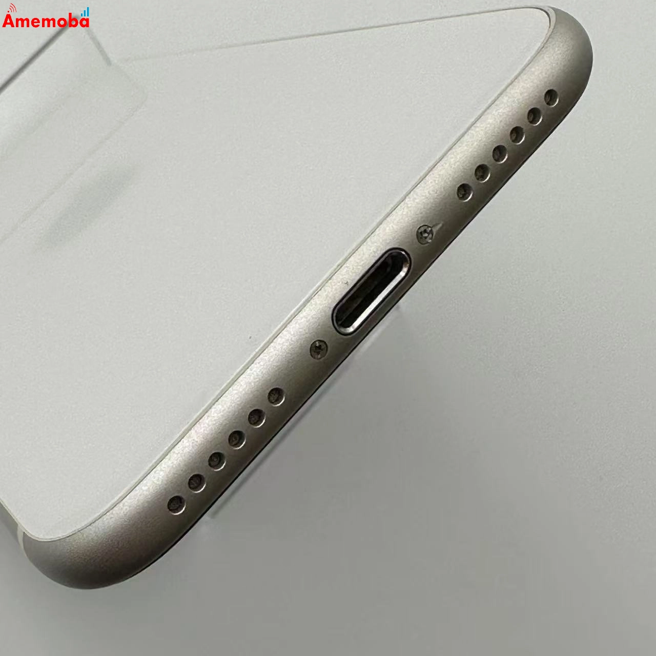 iPhoneSE 第3世代 64GB スターライト MMYD3J/A SoftBank版SIMフリー