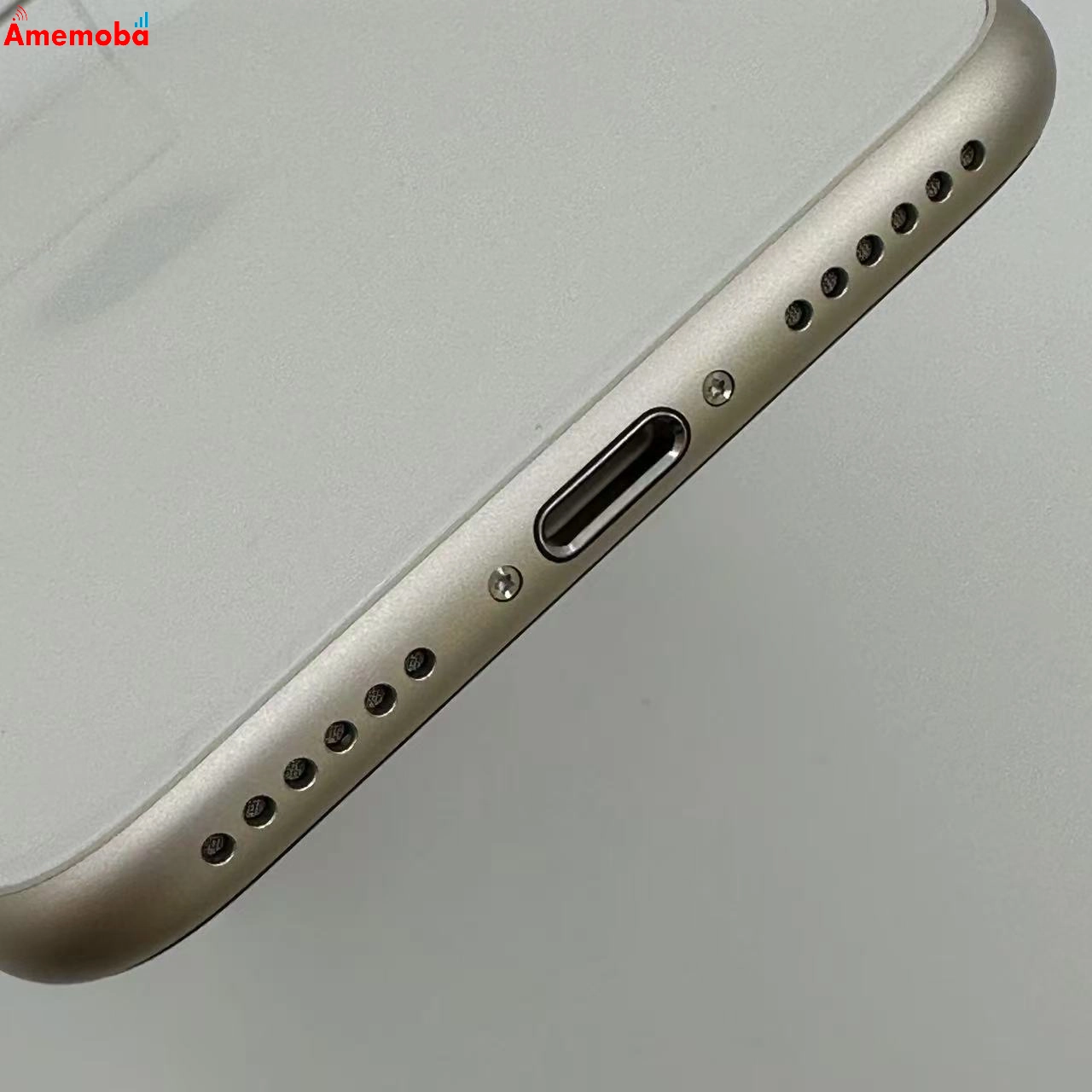 iPhoneSE 第3世代 64GB MMYD3J/A AU版SIMフリー 美品