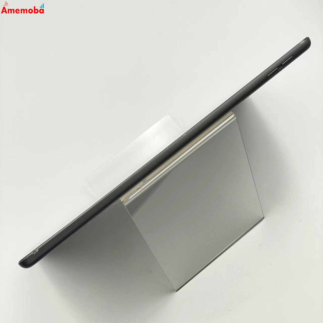 iPad 第7世代 Wi-Fiモデル 32GB MW742J/A