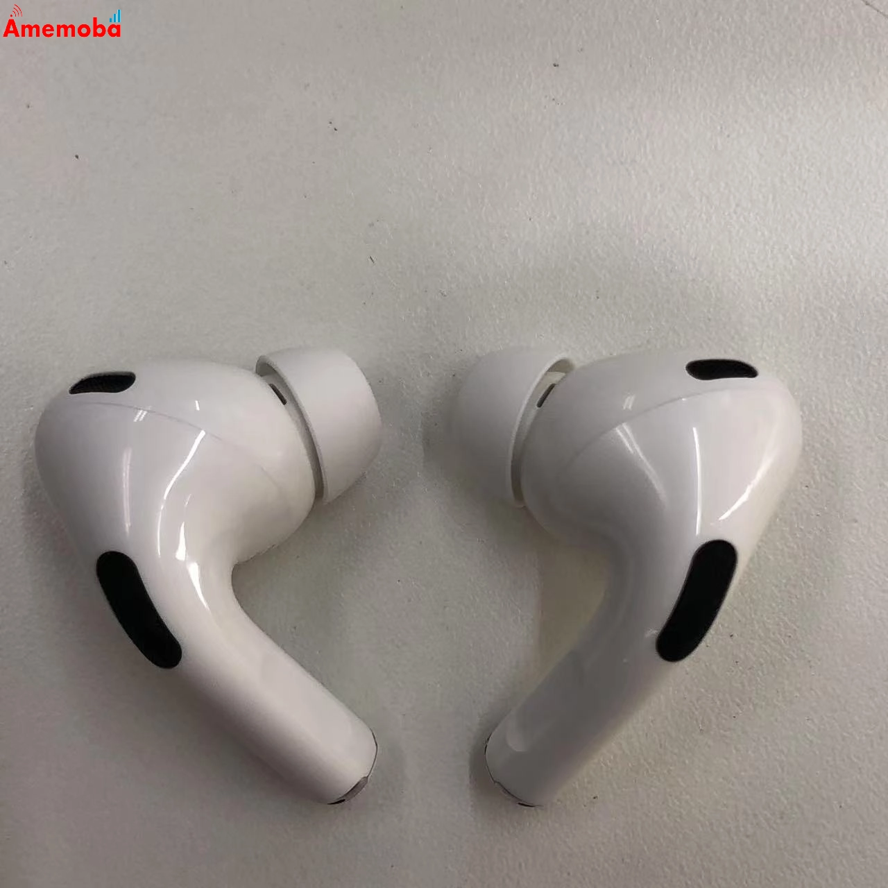 AirPods Pro 第2世代 MagSafe充電ケース(USB-C)付き MTJV3J/A 極美品 ホワイト