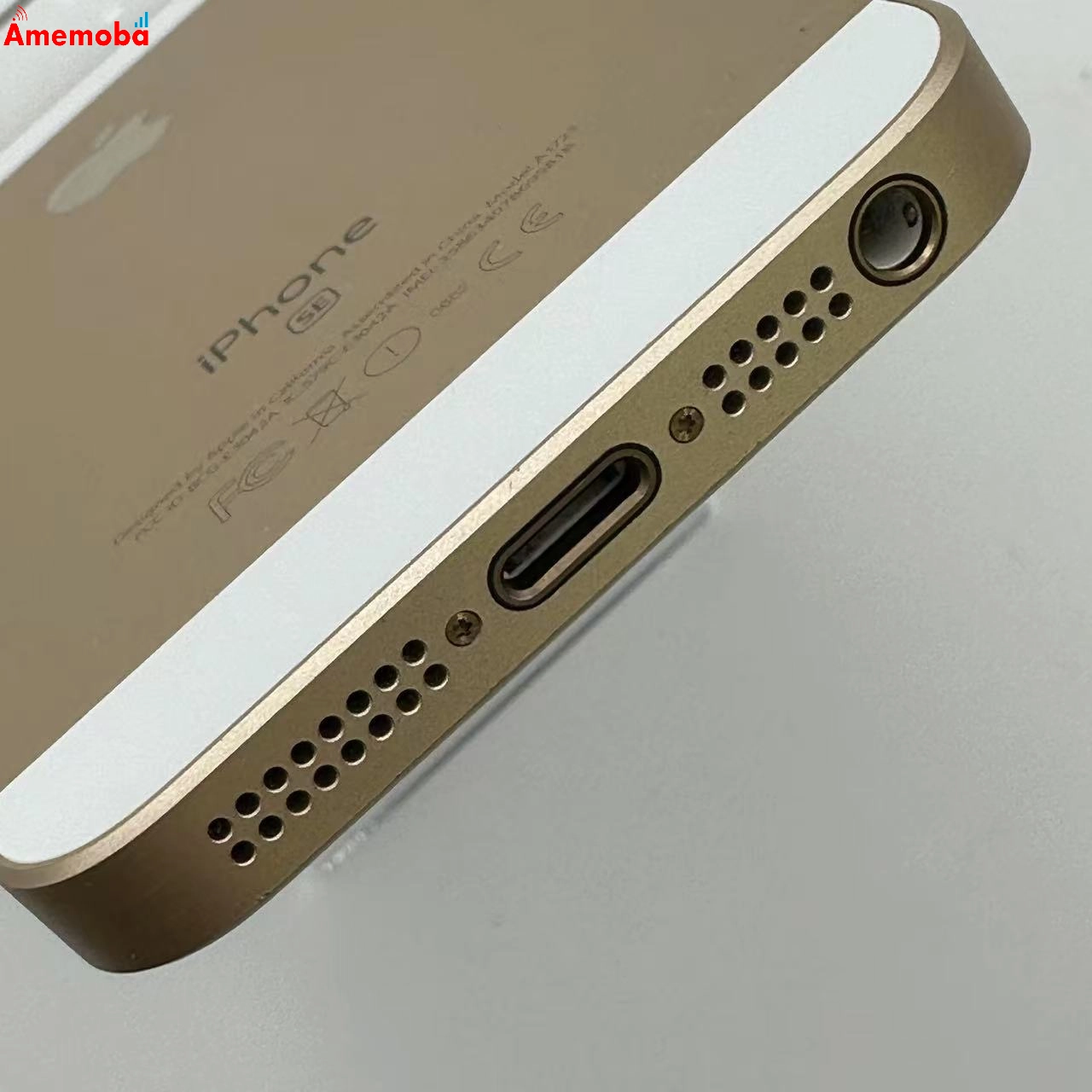 iPhoneSE 64GB MLXP2J/A docomo版SIMフリー 訳あり品