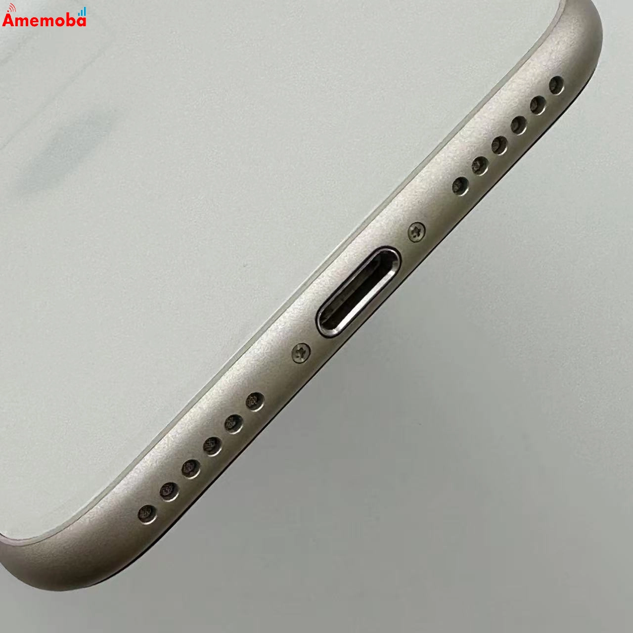 iPhoneSE 第3世代 64GB スターライト MMYD3J/A SoftBank版SIMフリー