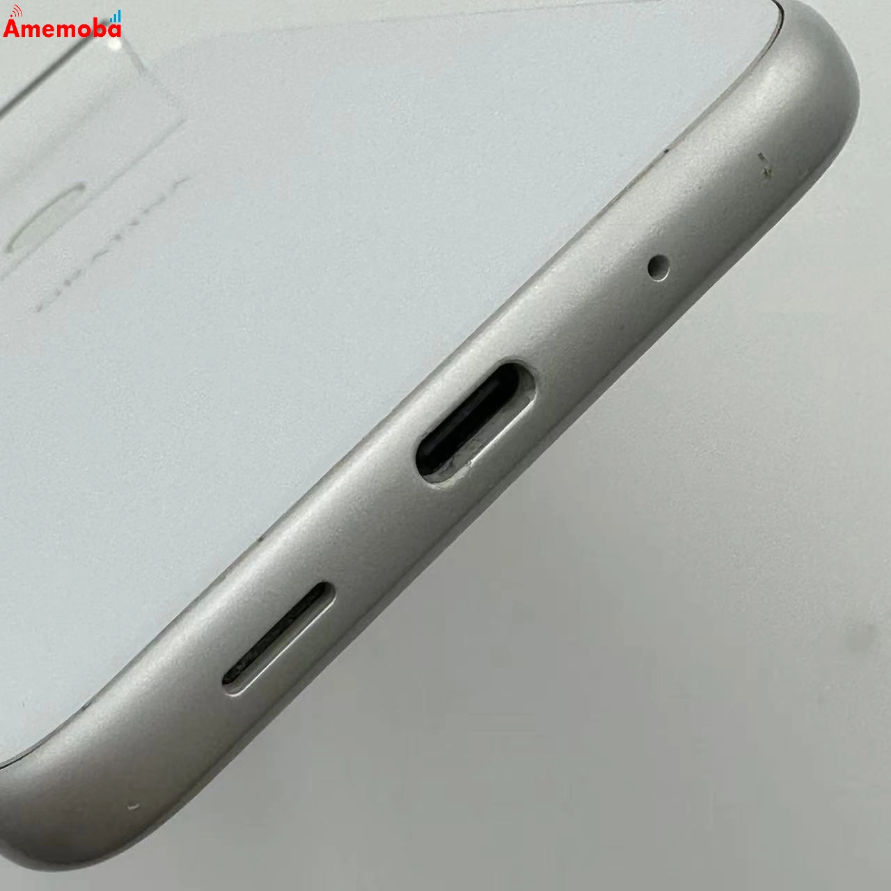 GRATINA KYV48 32GB ホワイト AU版SIMフリー au