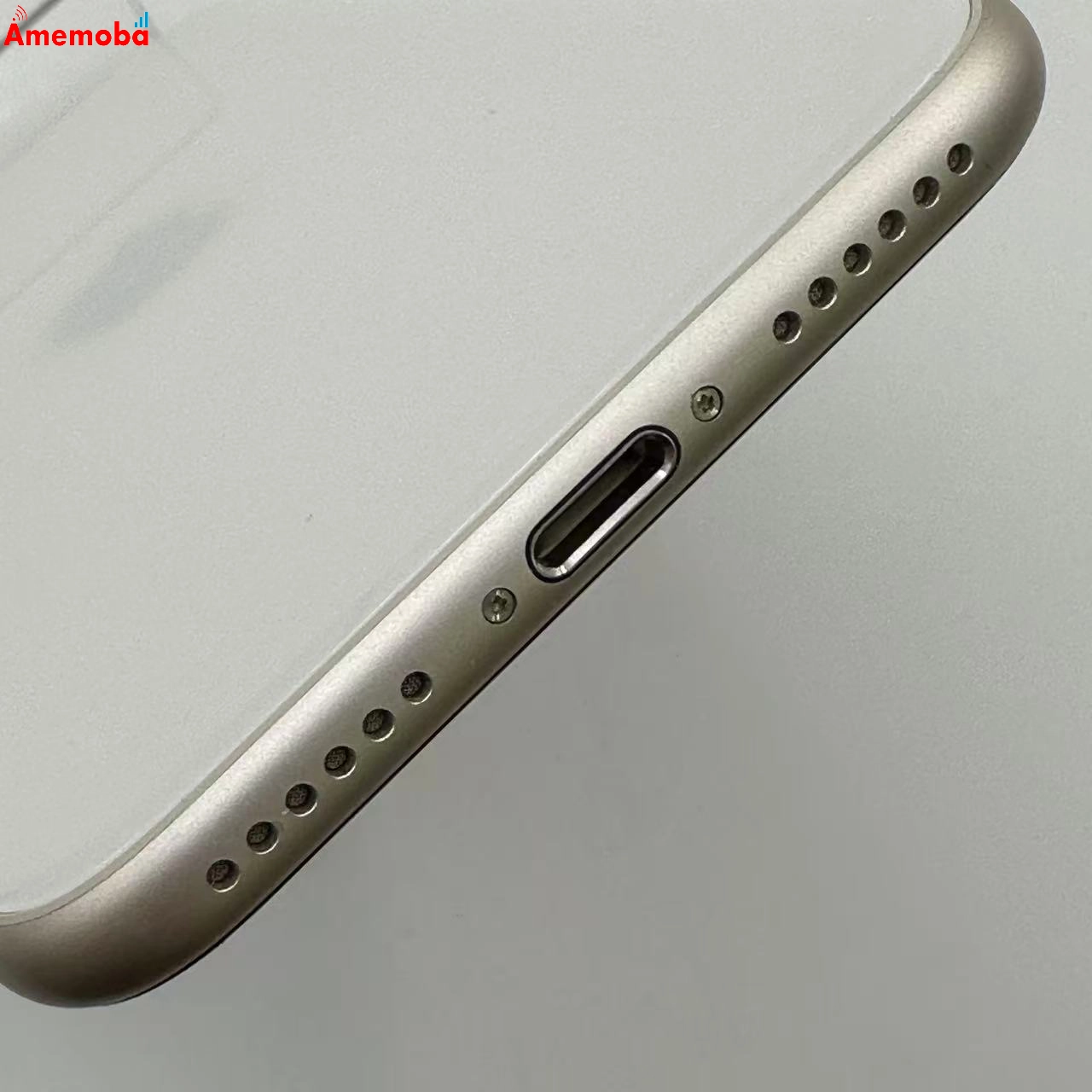 iPhoneSE 第3世代 64GB スターライト MMYD3J/A SIMフリー 美品