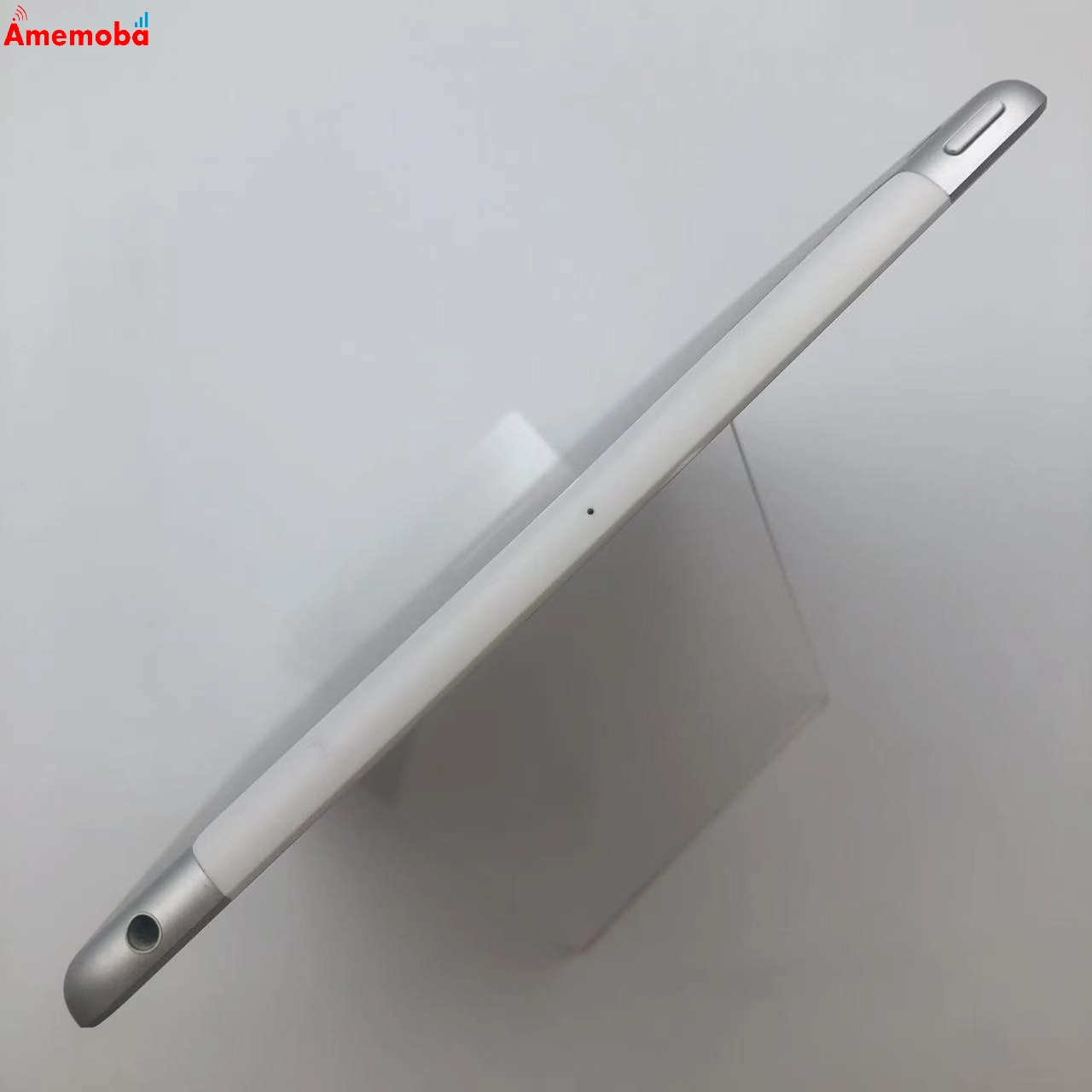 iPad 第6世代 32GB シルバー MR6P2J/A docomo版SIMフリー