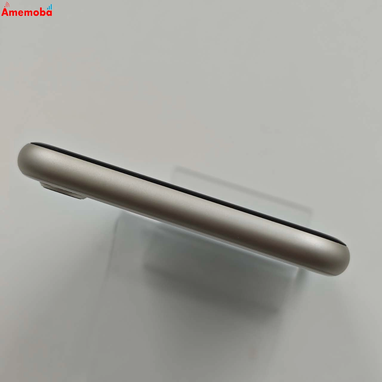 iPhoneSE 第3世代 64GB スターライト MMYD3J/A docomo版SIMフリー 美品