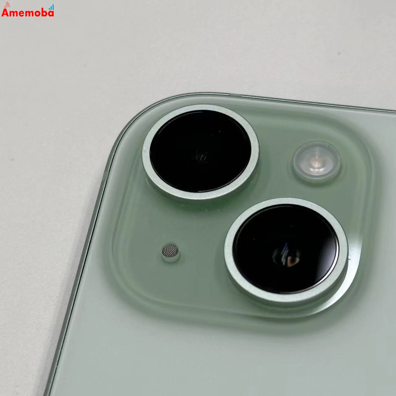 iPhone15 256GB グリーン MTMT3J/A docomo版SIMフリー 美品