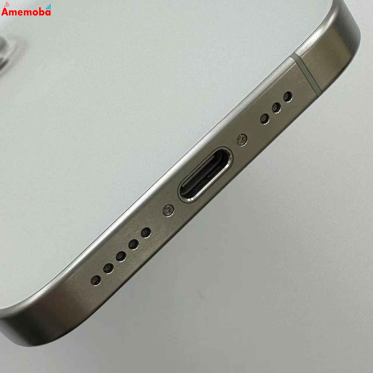 iPhone15 Pro 1TB ホワイトチタニウム MTUR3J/A Apple版SIMフリー