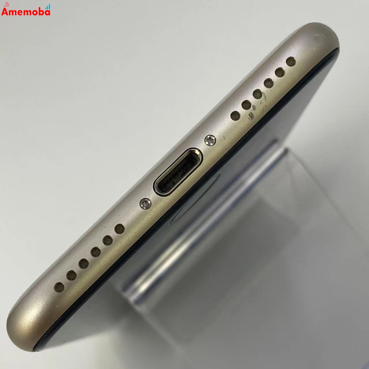 iPhoneSE 第3世代 64GB スターライト MMYD3J/A docomo版SIMフリー