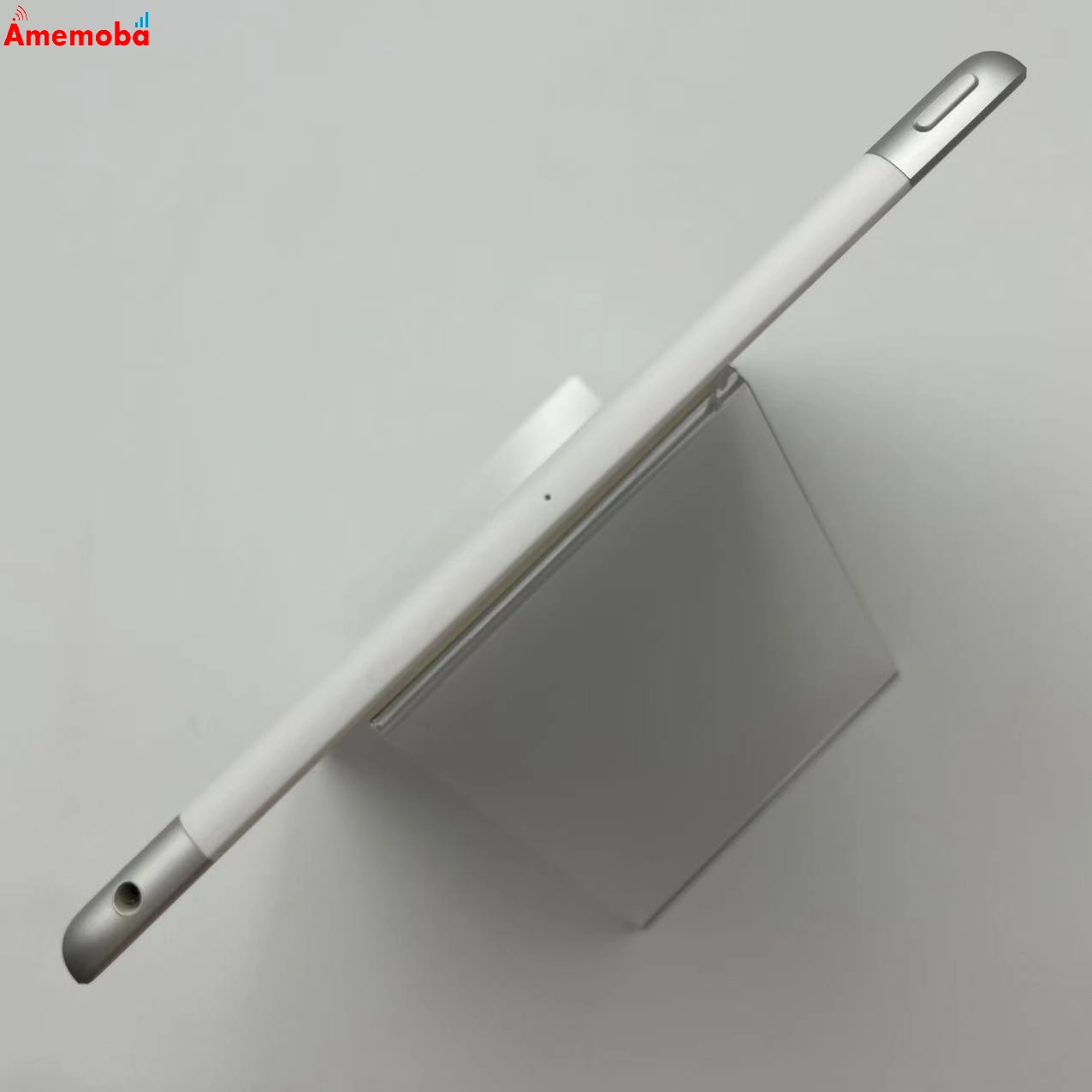 iPad 第8世代 128GB シルバー MYMM2J/A AU版SIMフリー