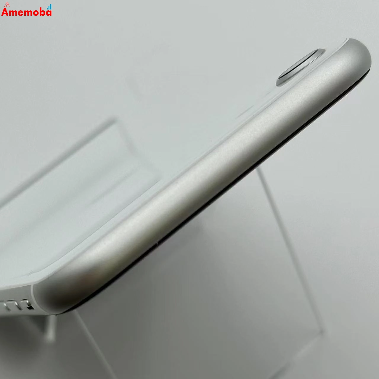 iPhoneSE 第2世代 64GB ホワイト MHGQ3J/A docomo版SIMフリー 美品