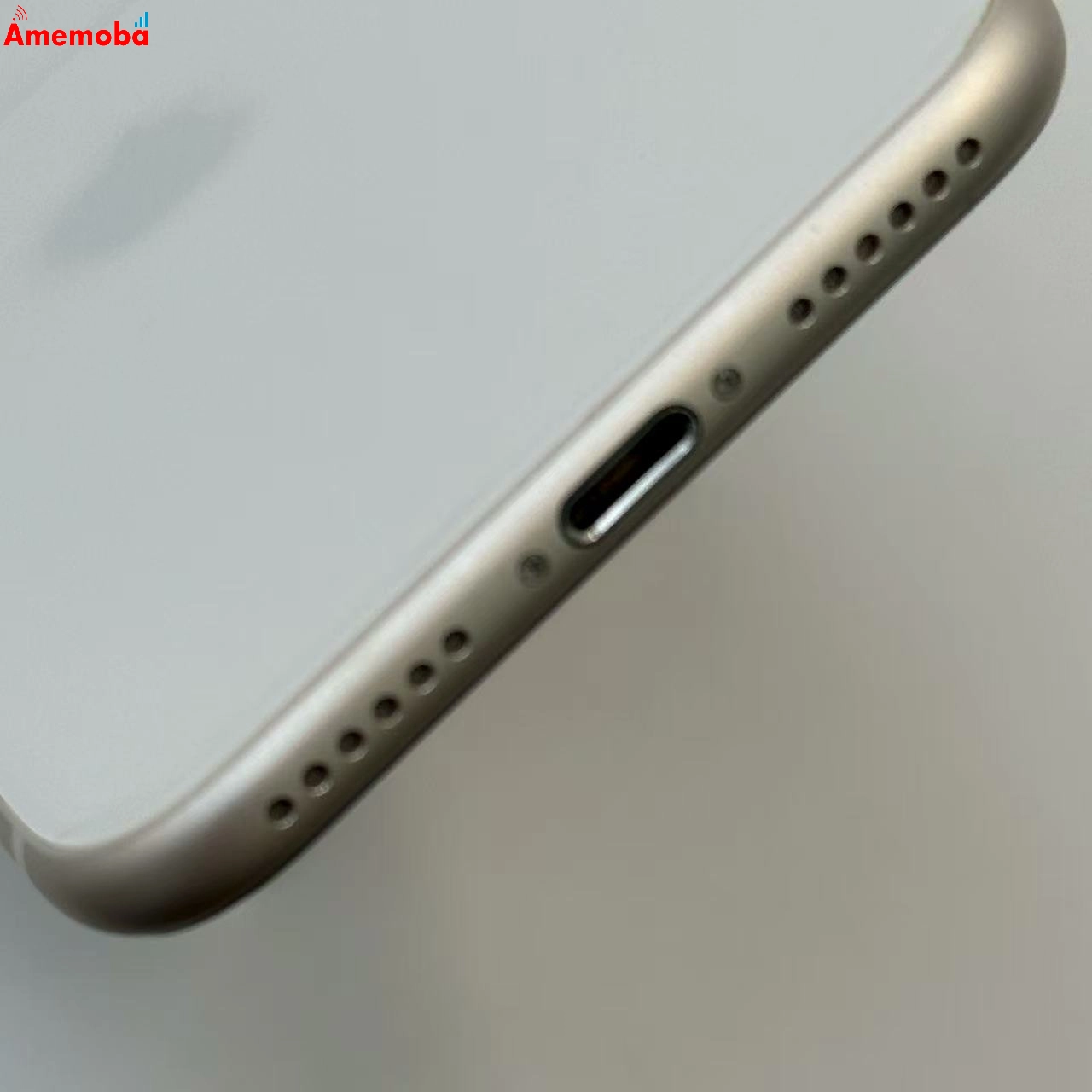 iPhoneSE 第3世代 64GB スターライト MMYD3J/A AU版SIMフリー 極美品