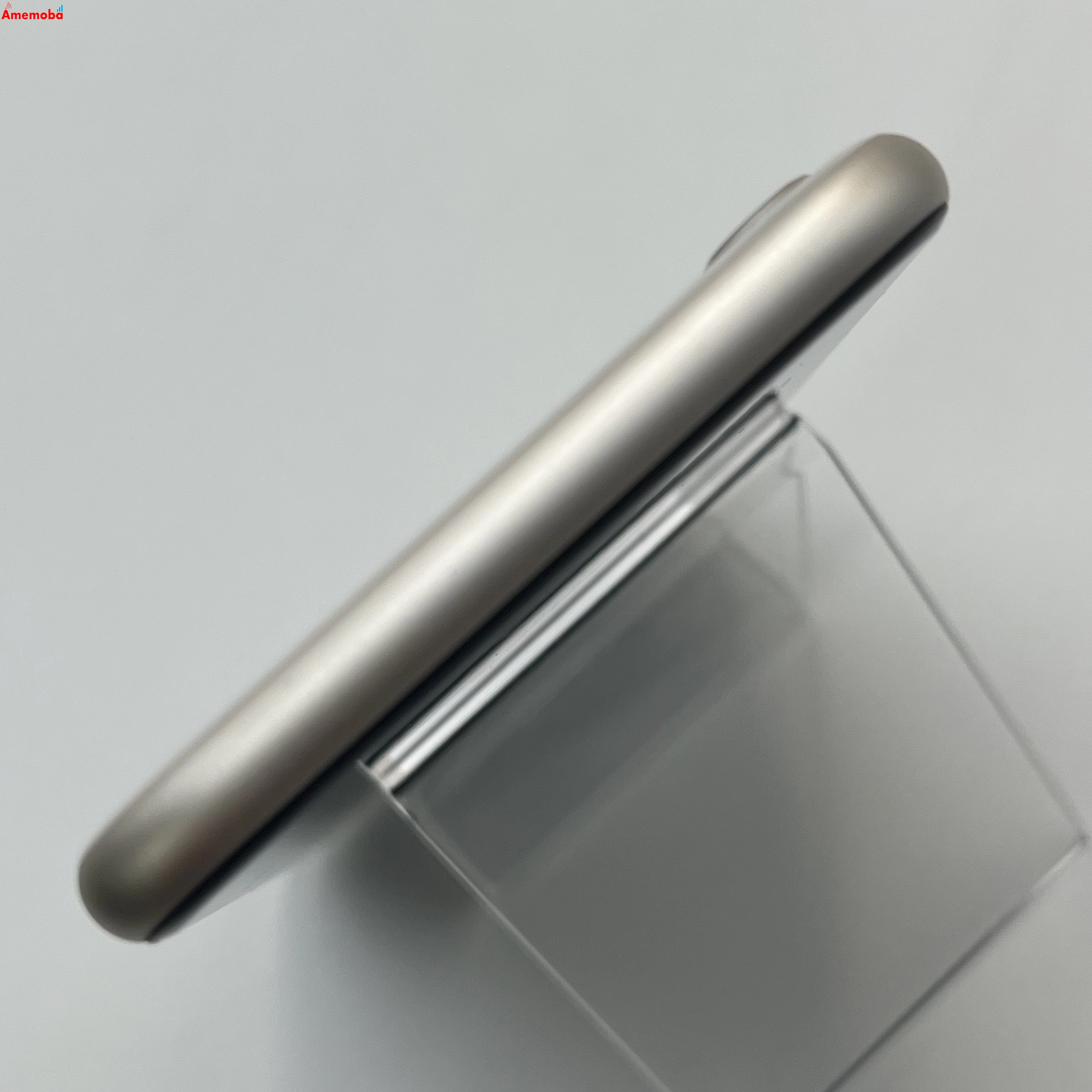 iPhoneSE 第3世代 64GB スターライト MMYD3J/A AU版SIMフリー