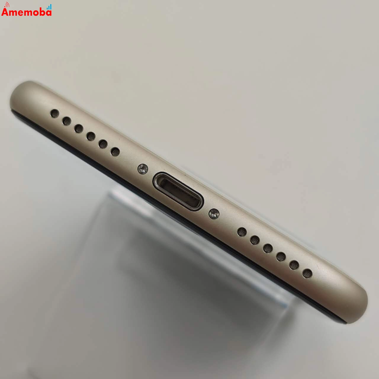 iPhoneSE 第3世代 128GB スターライト MMYG3J/A docomo版SIMフリー 極美品