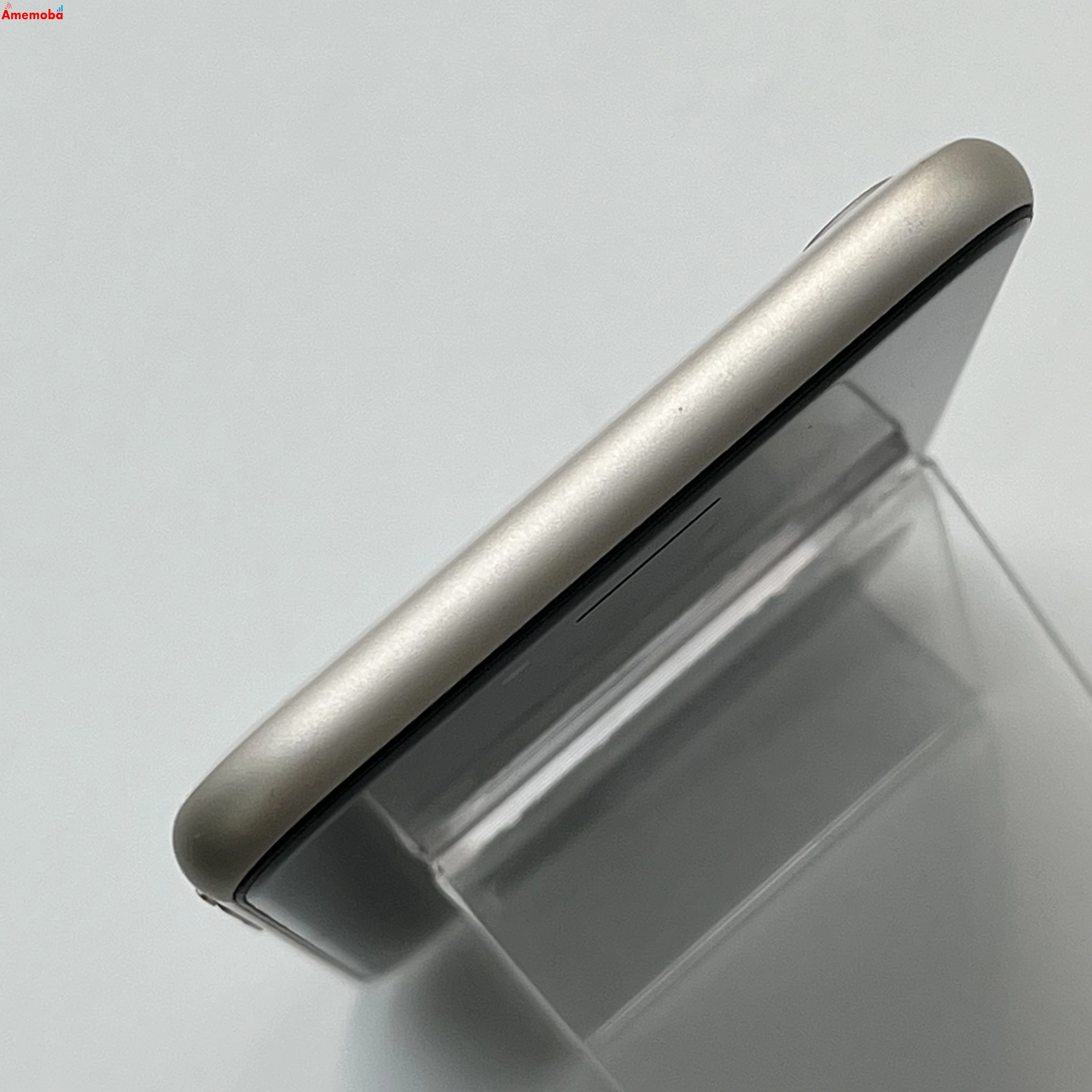 iPhoneSE 第3世代 128GB スターライト MMYG3J/A SIMフリー 極美品