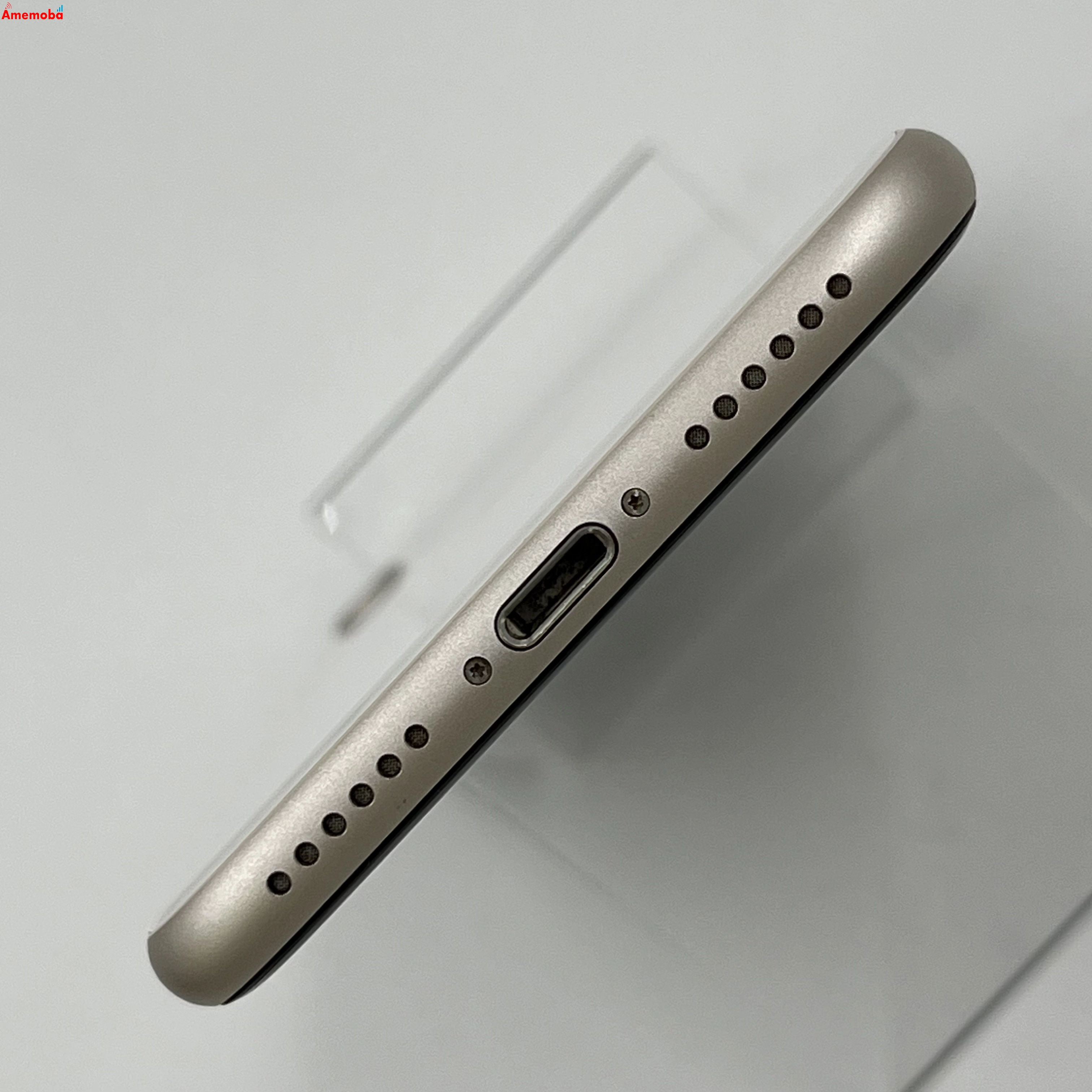 iPhoneSE 第3世代 64GB スターライト MMYD3J/A SIMフリー 極美品