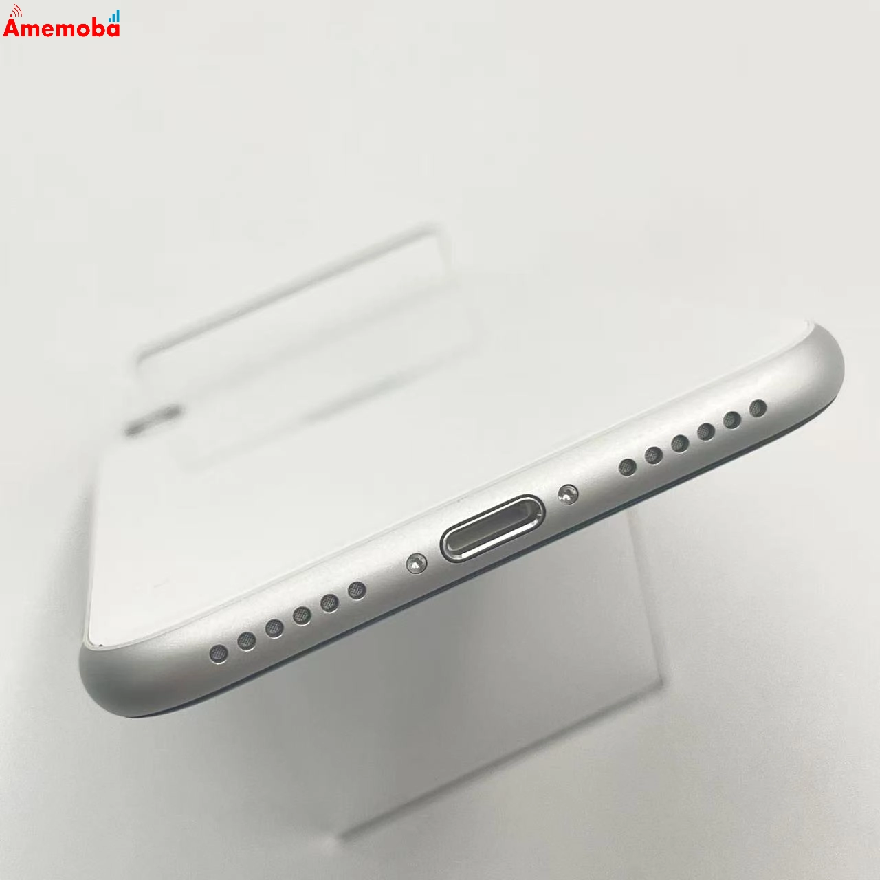 iPhoneSE 第2世代 128GB ホワイト NXD12J/A docomo版SIMフリー 交換未使用品