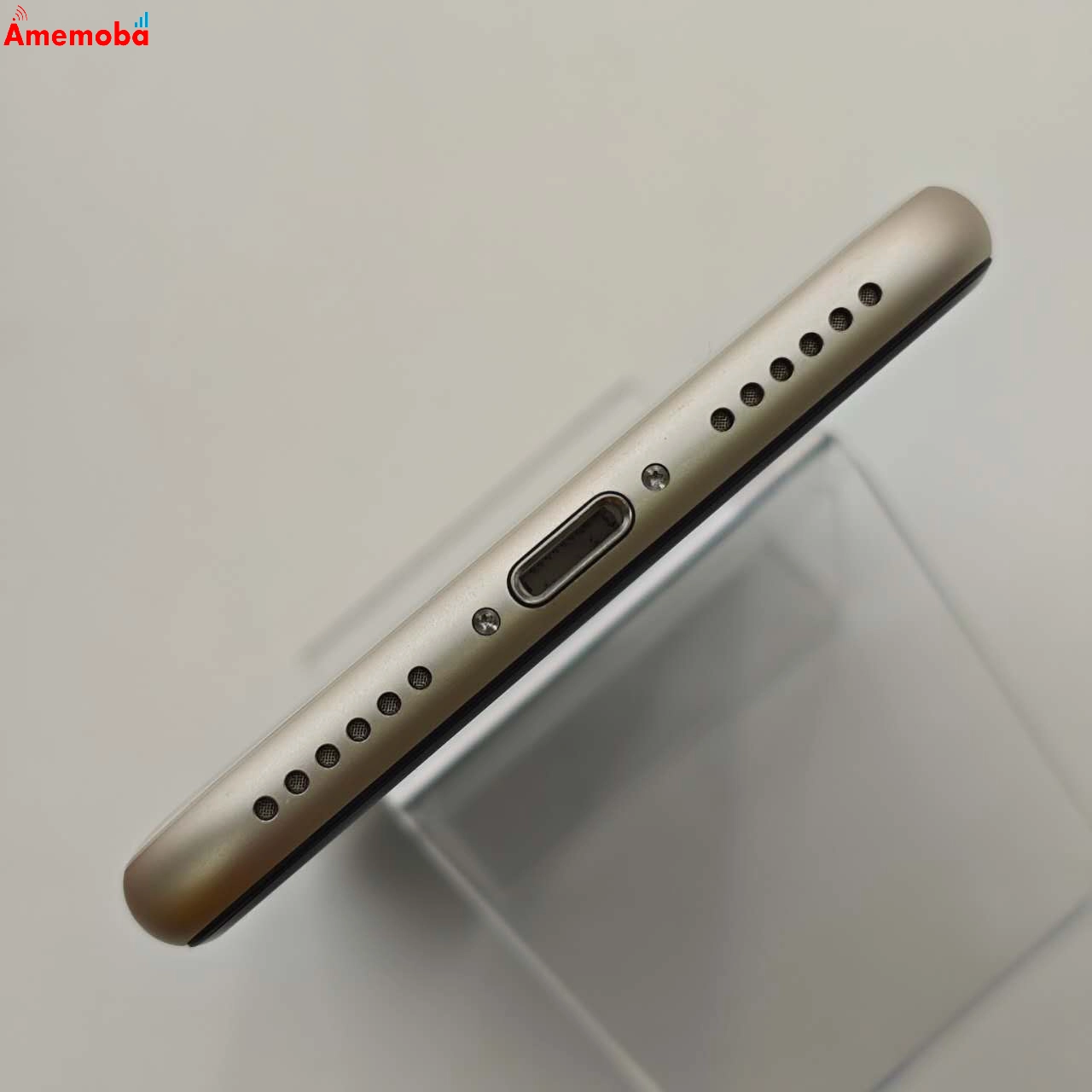 iPhoneSE 第3世代 64GB スターライト MMYD3J/A docomo版SIMフリー 美品