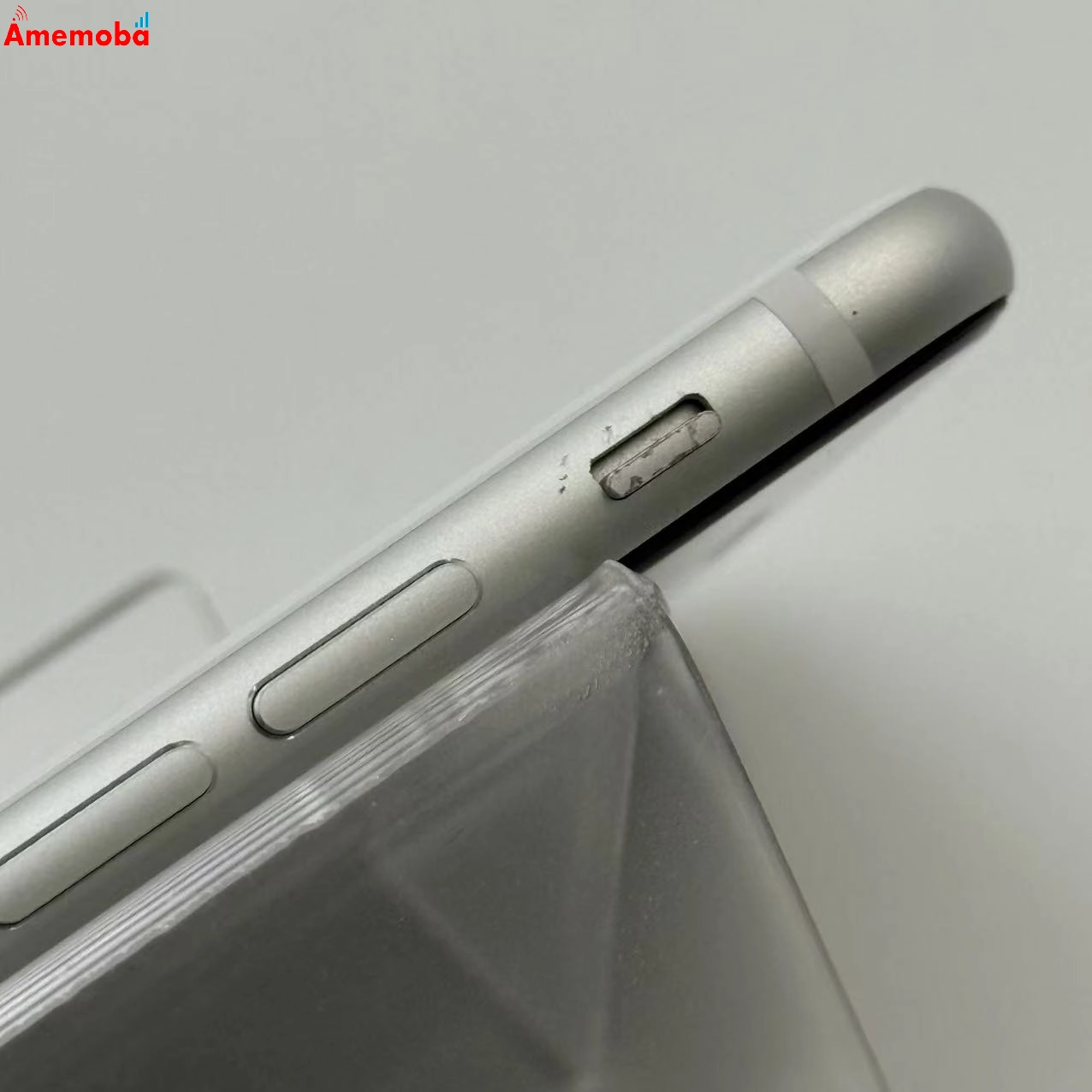 iPhoneSE 第2世代 64GB ホワイト MHGQ3J/A docomo版SIMフリー ジャンク品