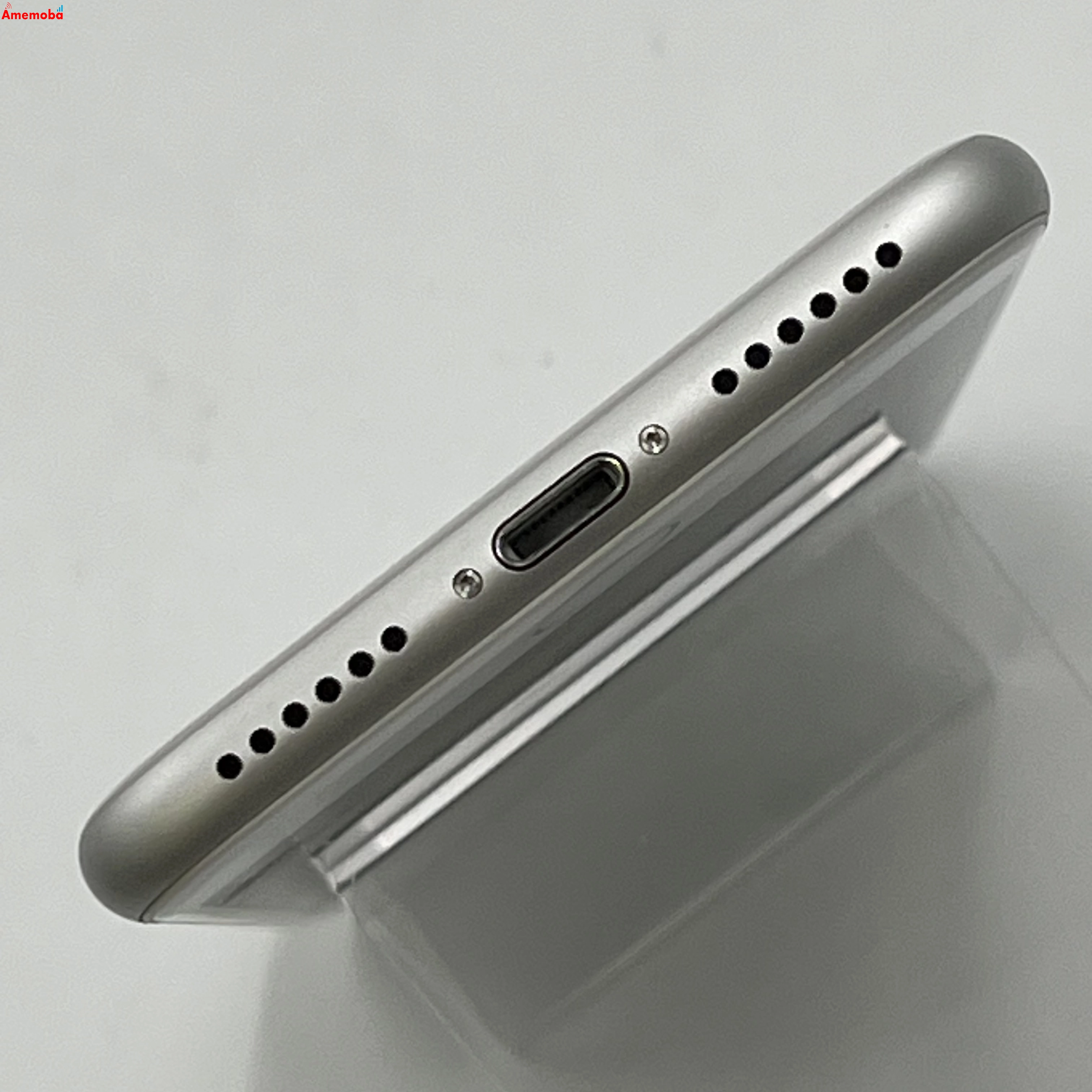 iPhone8 64GB シルバー MQ792J/A docomo版SIMフリー ジャンク品