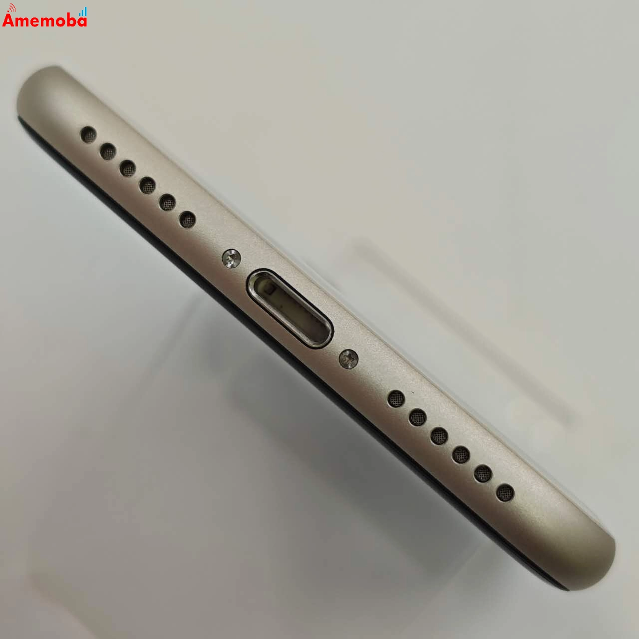 iPhoneSE 第3世代 128GB スターライト MMYG3J/A  Apple版SIMフリー 極美品