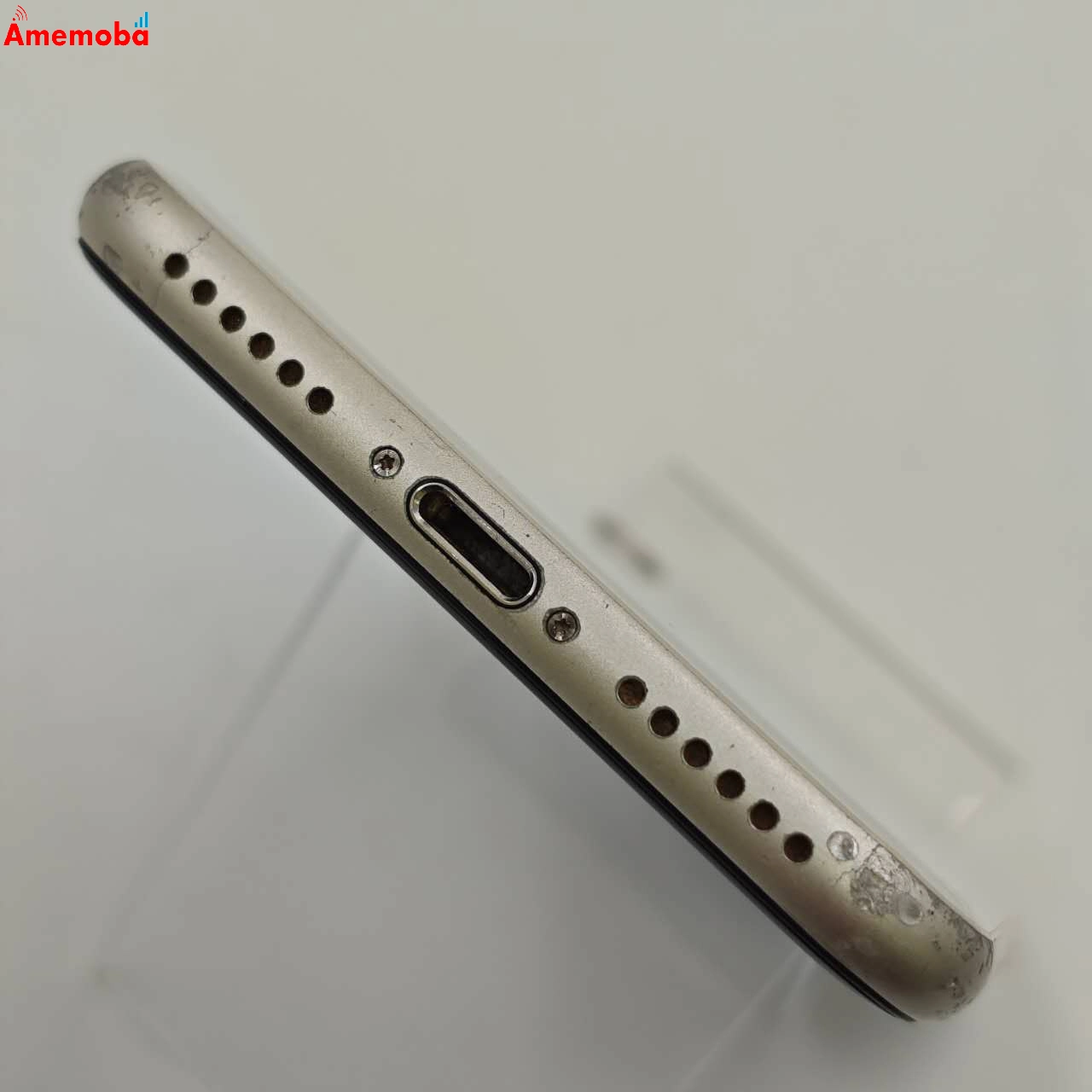 iPhoneSE 第3世代 64GB スターライト MMYD3J/A docomo版SIMフリー