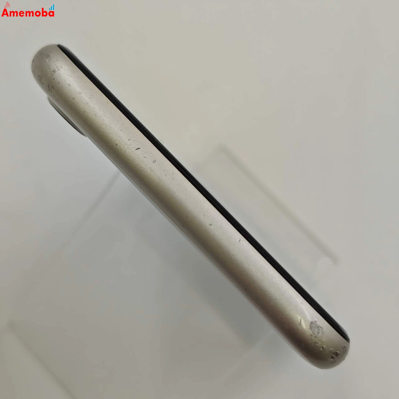 iPhoneSE 第3世代 64GB スターライト MMYD3J/A docomo版SIMフリー