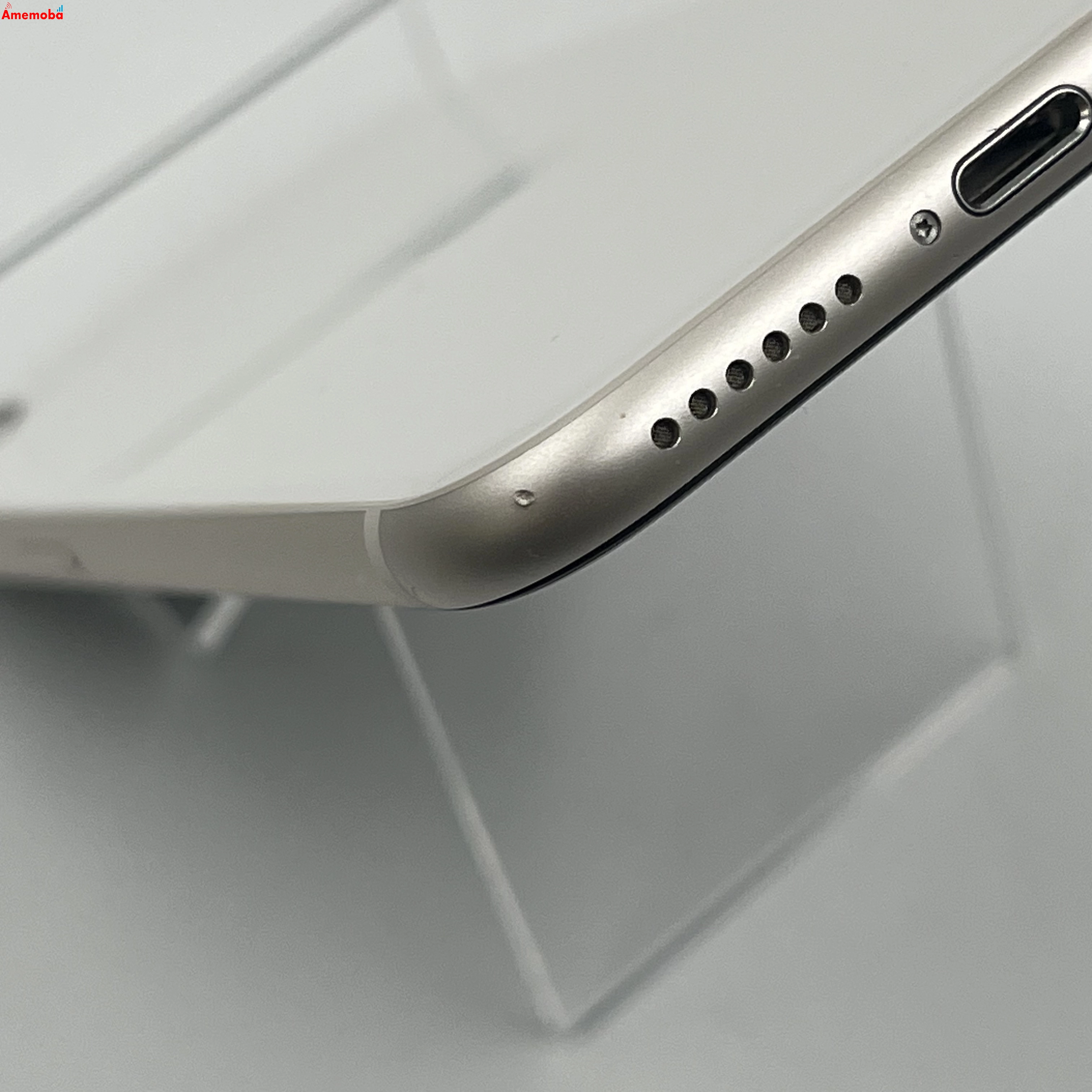 iPhoneSE 第3世代 64GB スターライト MMYD3J/A AU版SIMフリー 美品