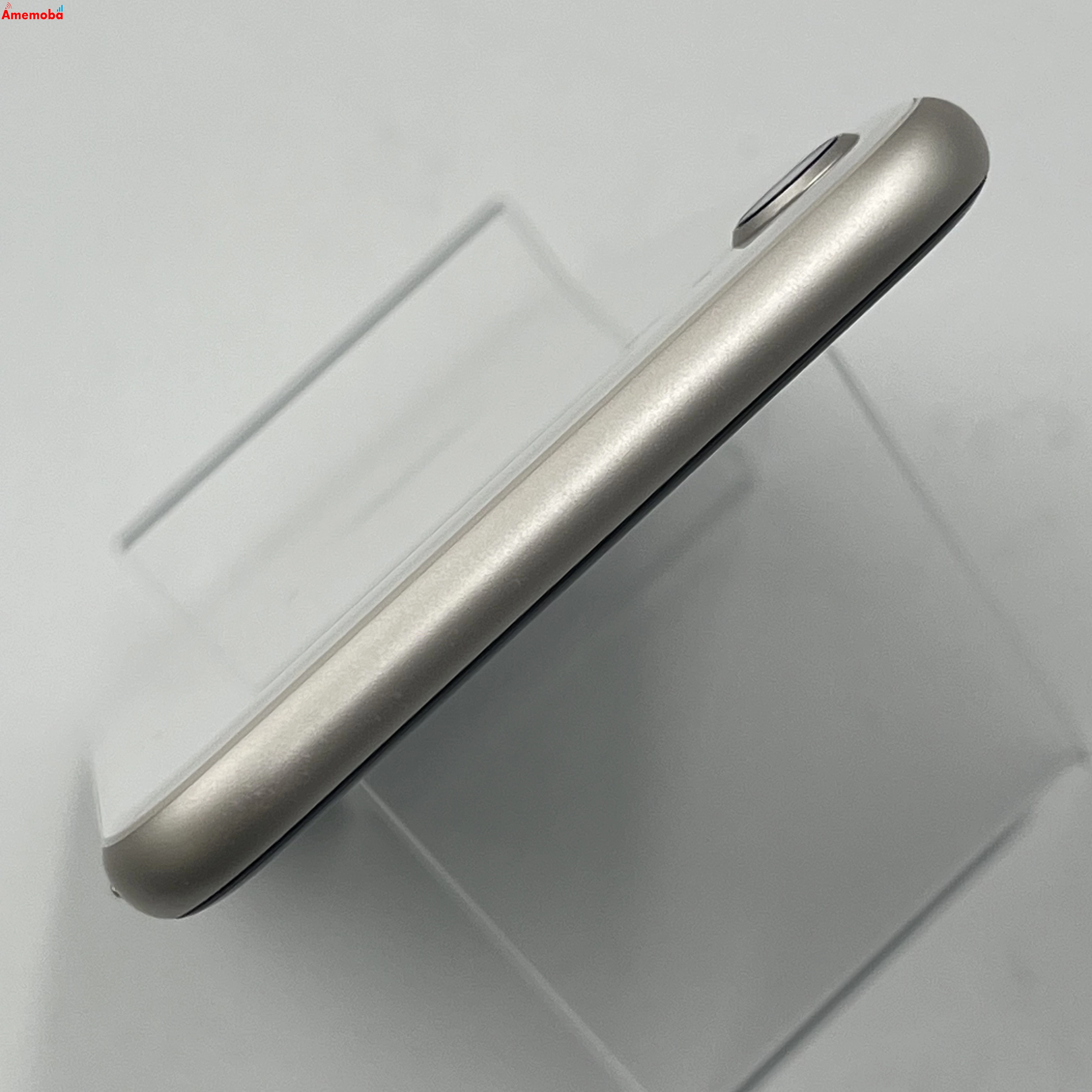 iPhoneSE 第3世代 64GB スターライト MMYD3J/A AU版SIMフリー 美品