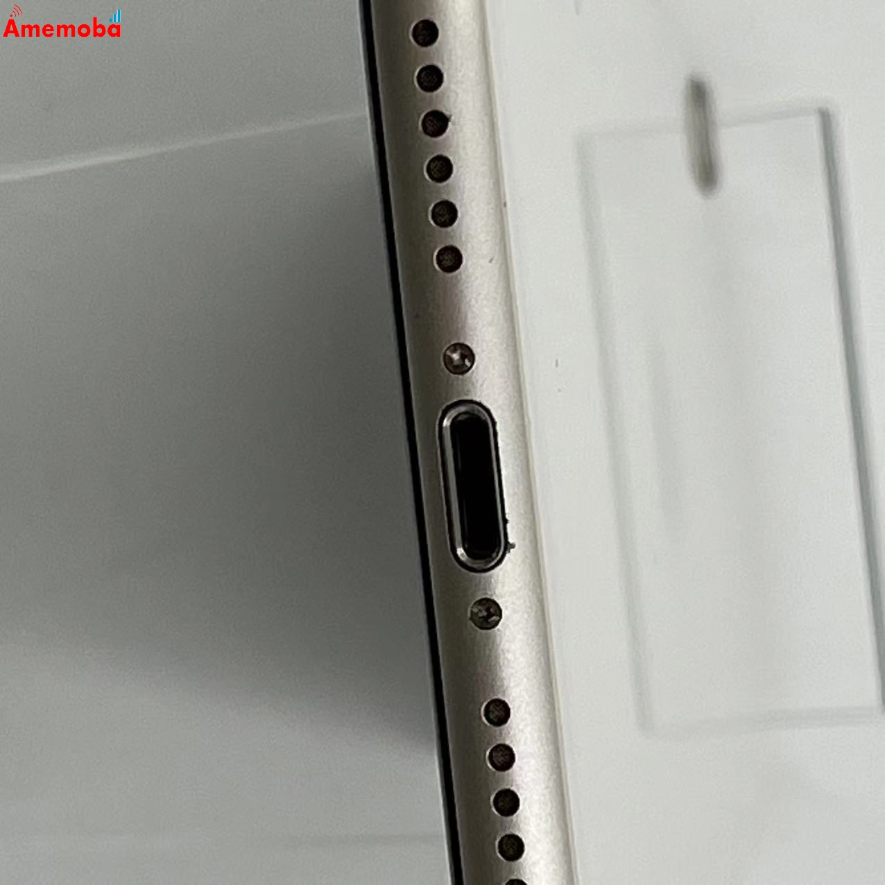 iPhoneSE 第3世代 64GB スターライト MMYD3J/A Apple版SIMフリー 美品