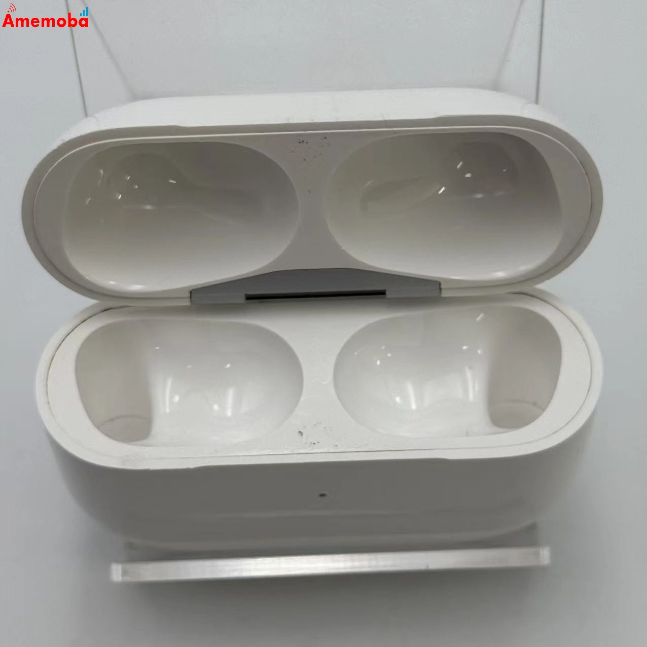 Airpods Pro 第2世代 MagSafe 充電ケース (Lightning) 付き ホワイト A2698