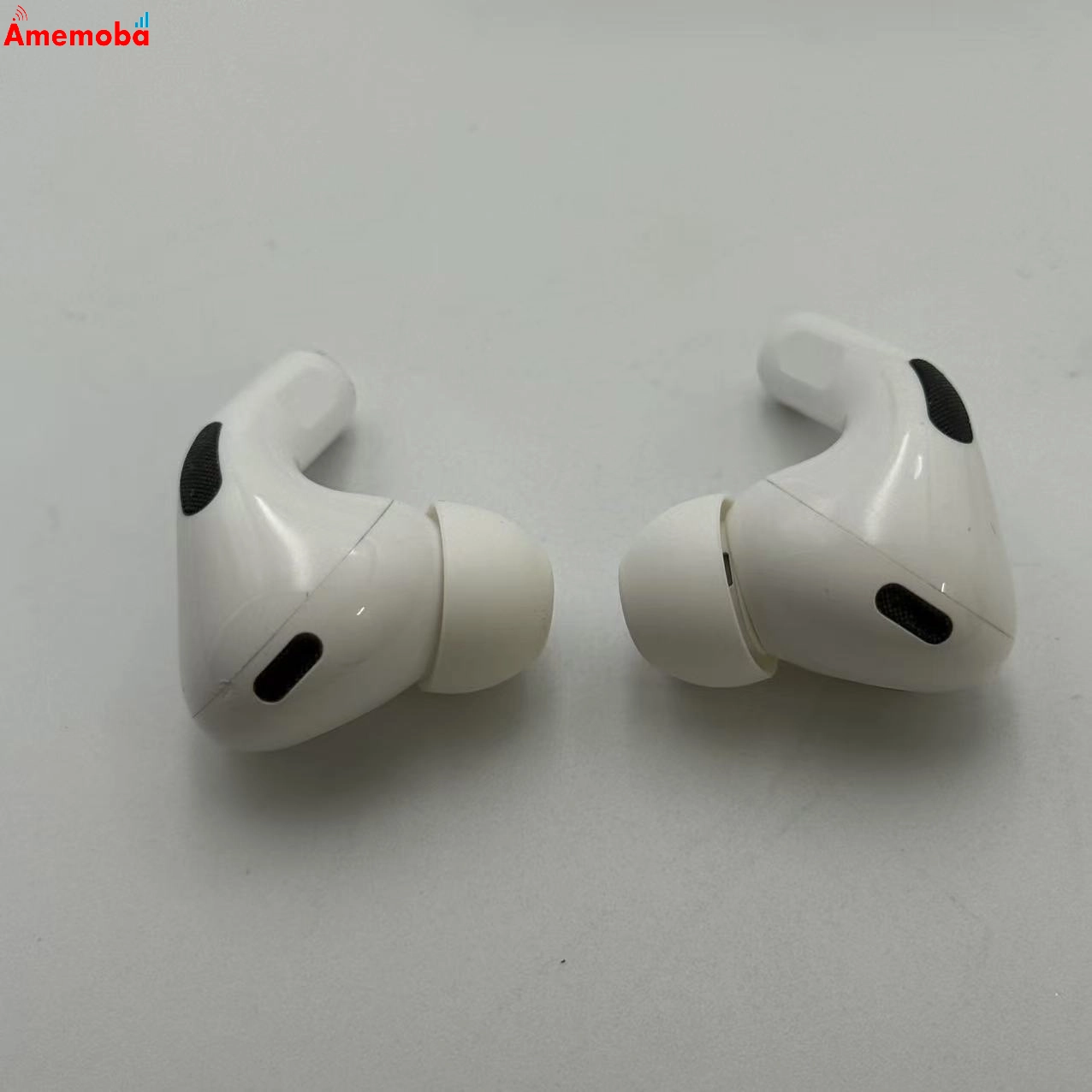 Airpods Pro 第2世代 MagSafe 充電ケース (Lightning) 付き ホワイト A2698