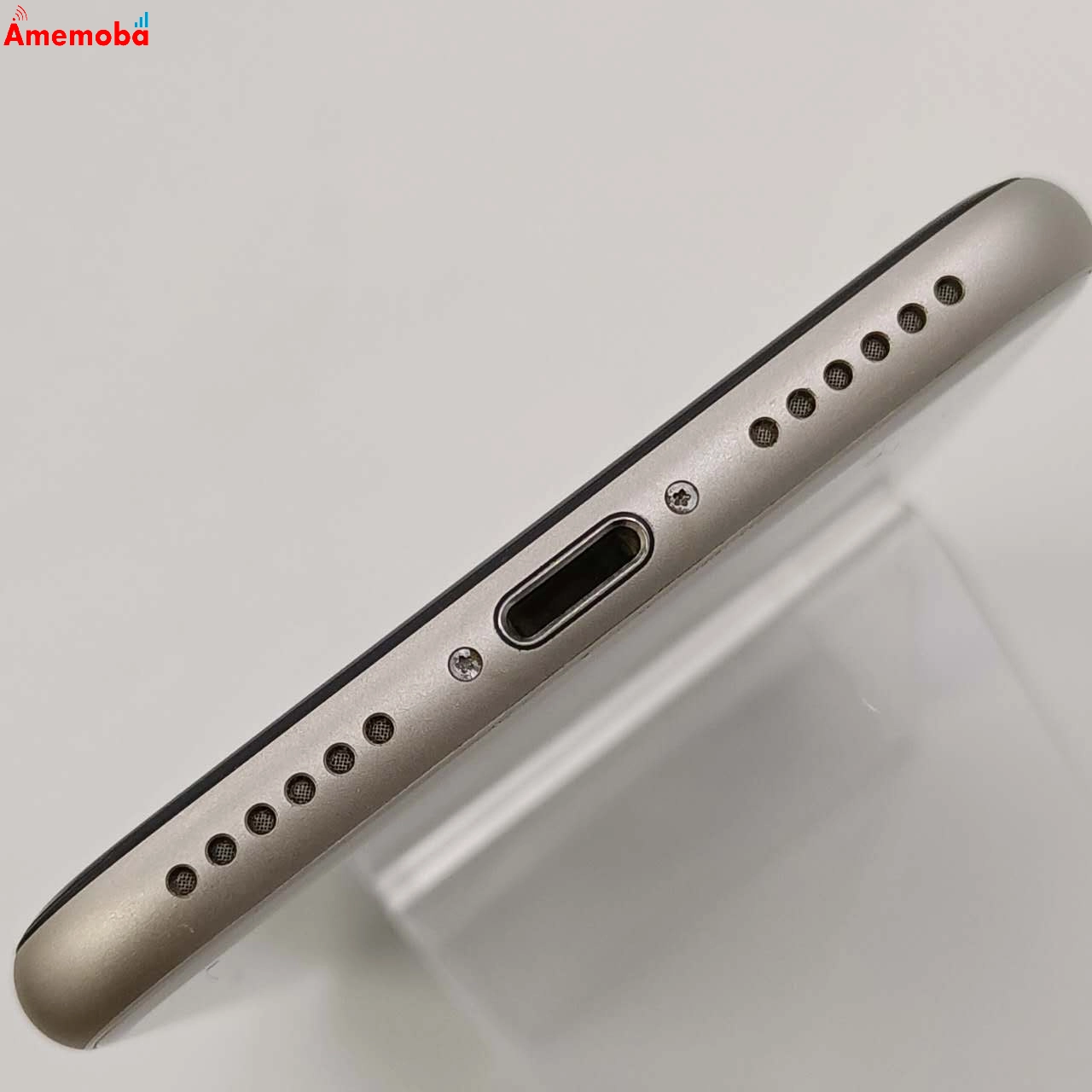 iPhoneSE 第3世代 128GB スターライト MMYG3J/A Apple版SIMフリー 美品