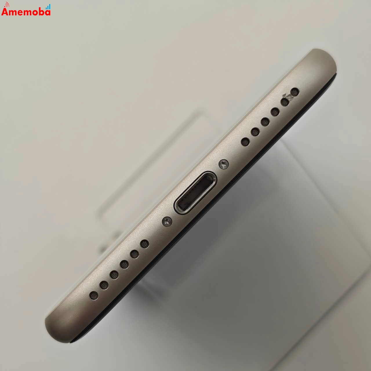 iPhoneSE 第3世代 64GB スターライト MMYD3J/A Apple版SIMフリー 美品