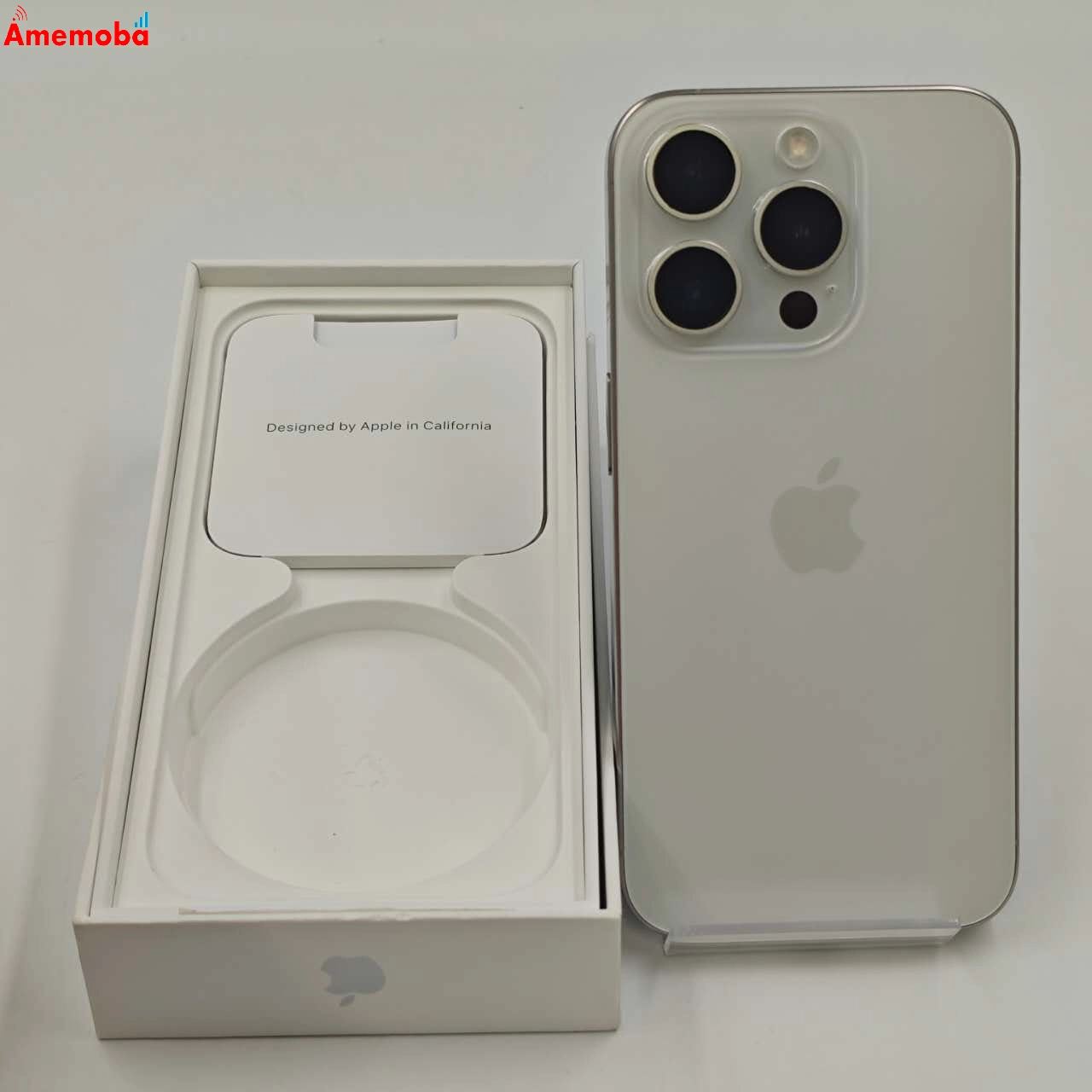 iPhone15 Pro 256GB ホワイトチタニウム MTUD3J/A Apple版SIMフリー 極美品